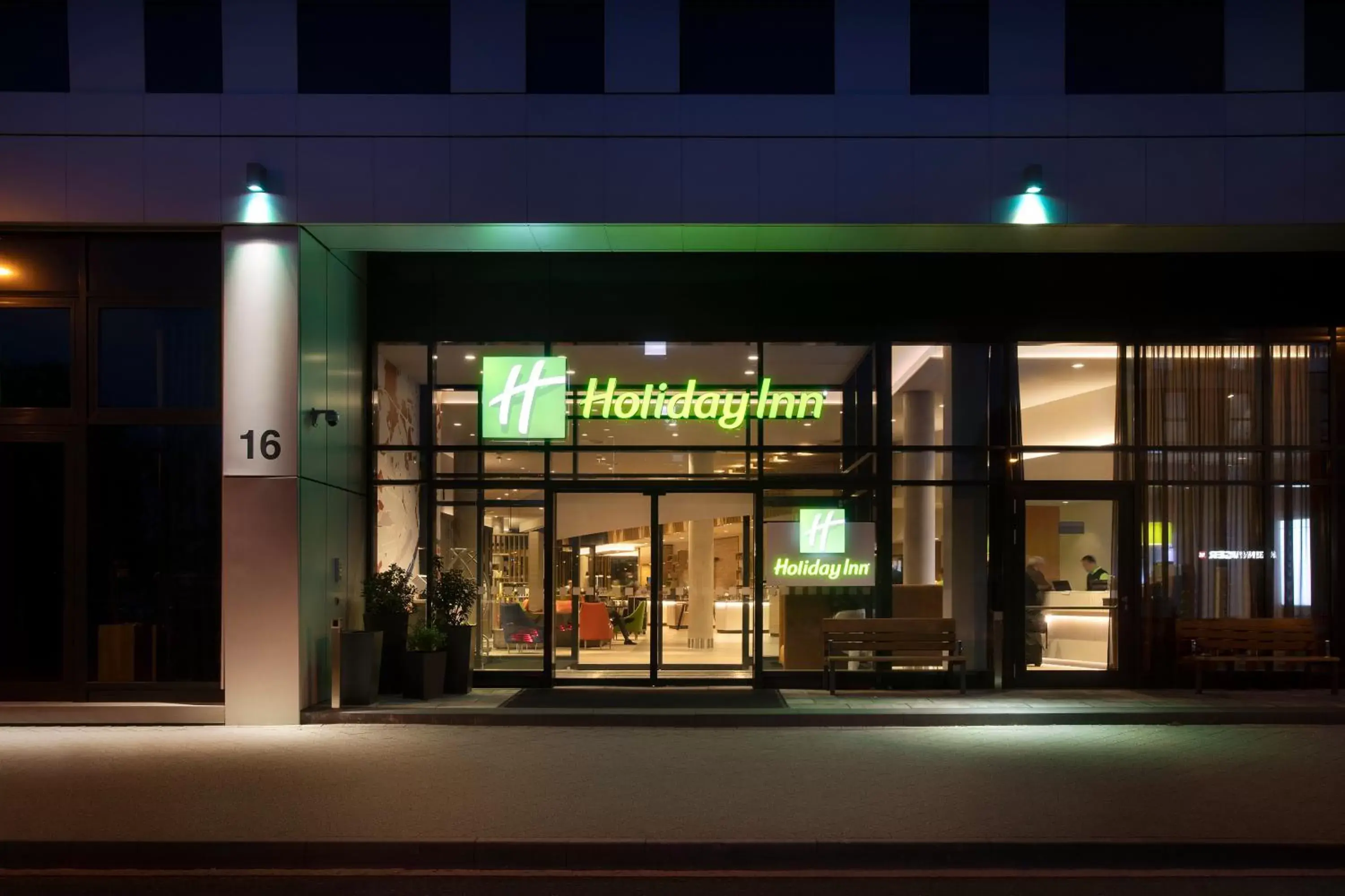 Property building in Holiday Inn Frankfurt Airport by IHG Property building in Holiday Inn Frankfurt Airport by IHG