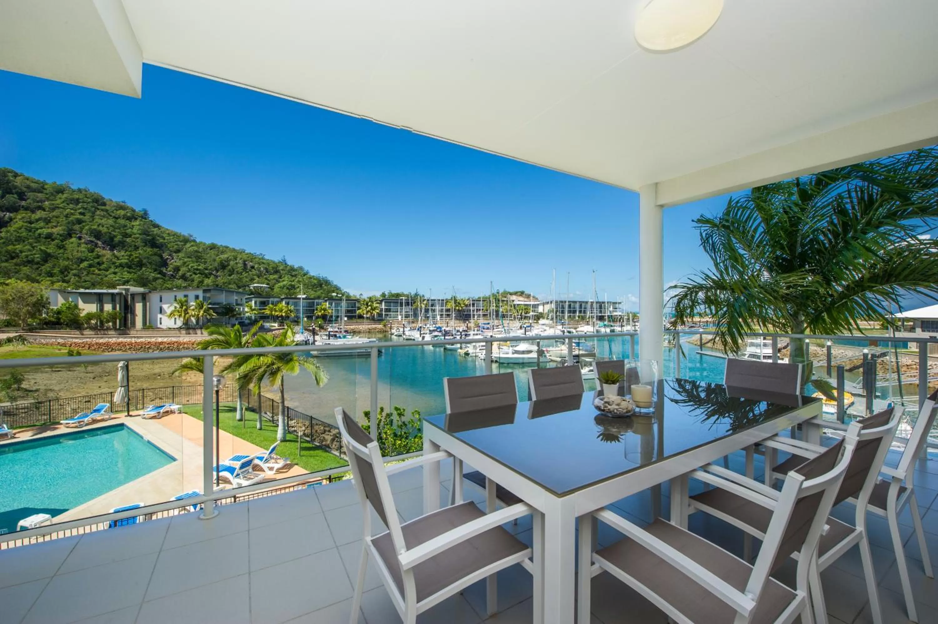 Beachside Magnetic Harbour Apartments