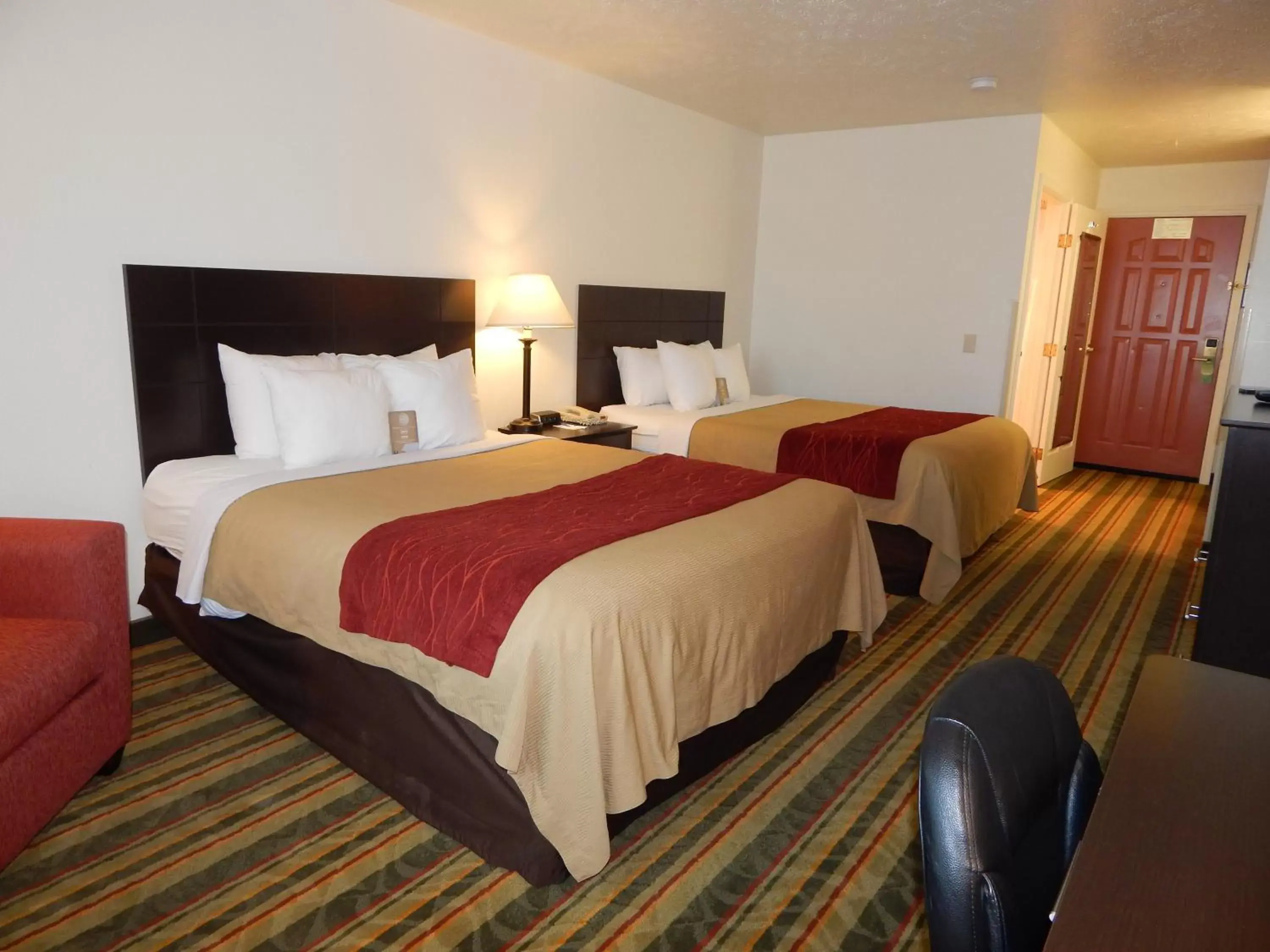 Bedroom, Bed in Best Western Visalia Hotel