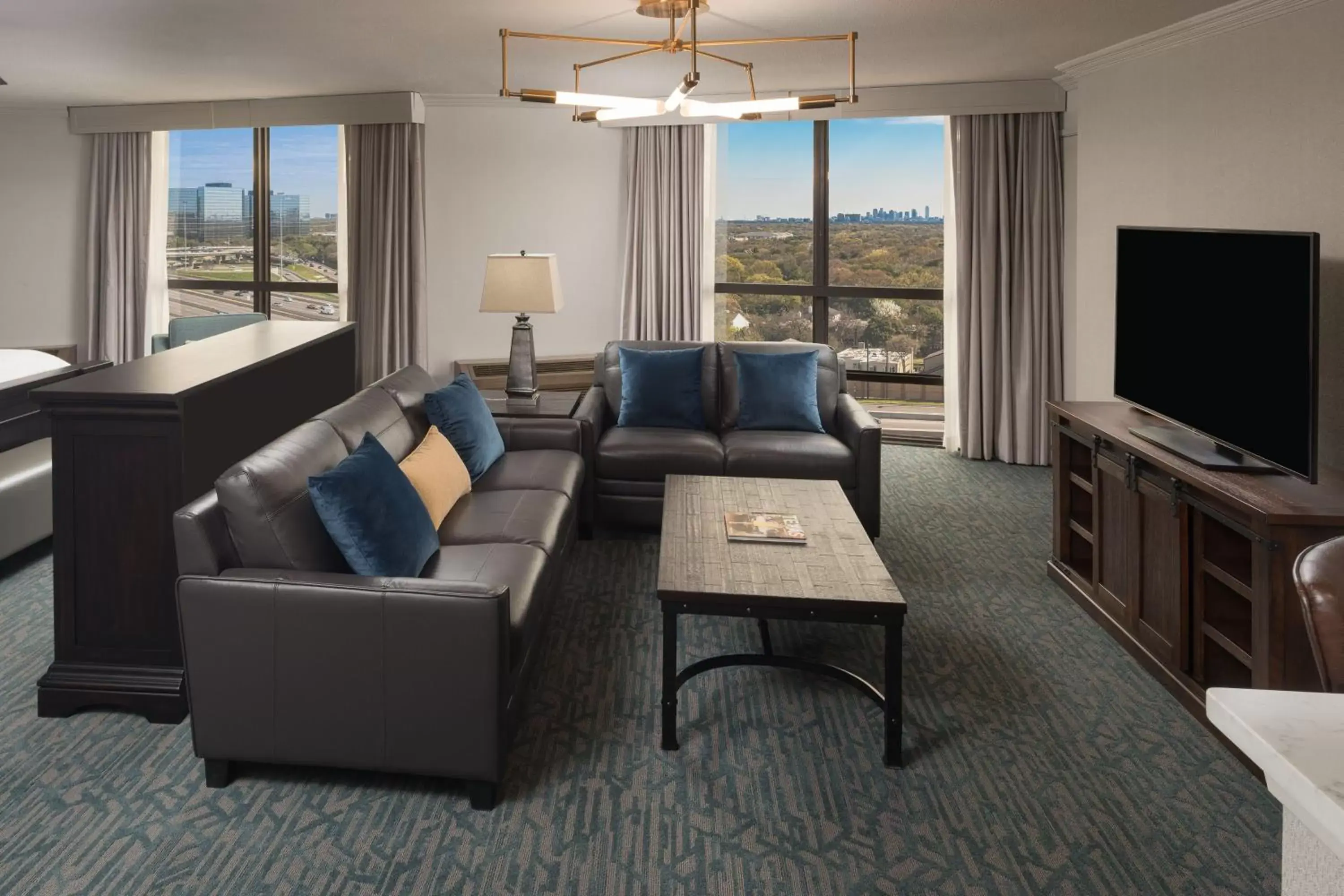 Photo of the whole room, Seating Area in Sheraton Dallas Hotel by the Galleria