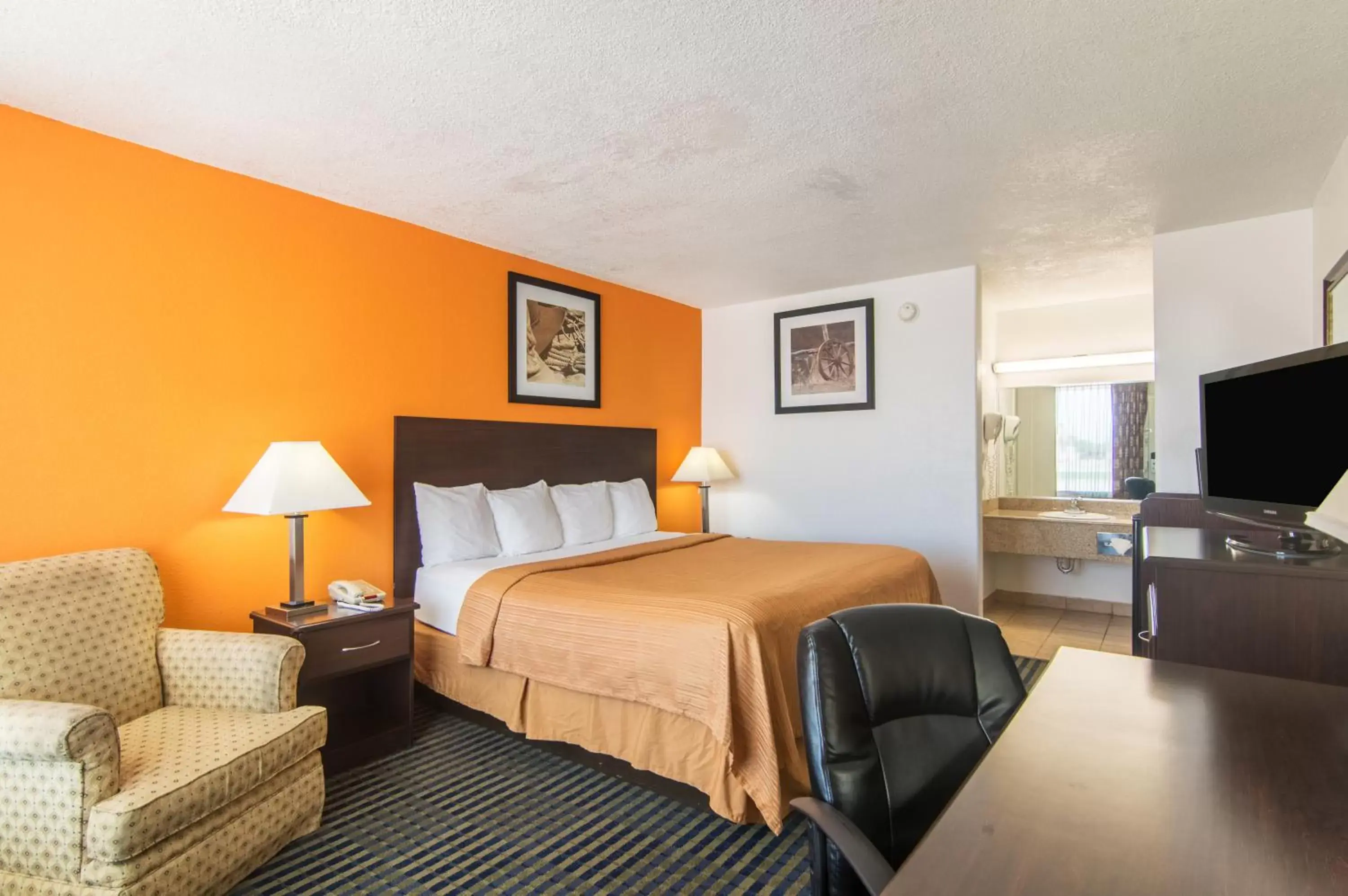 Bedroom in Motel 6-Liberal, KS