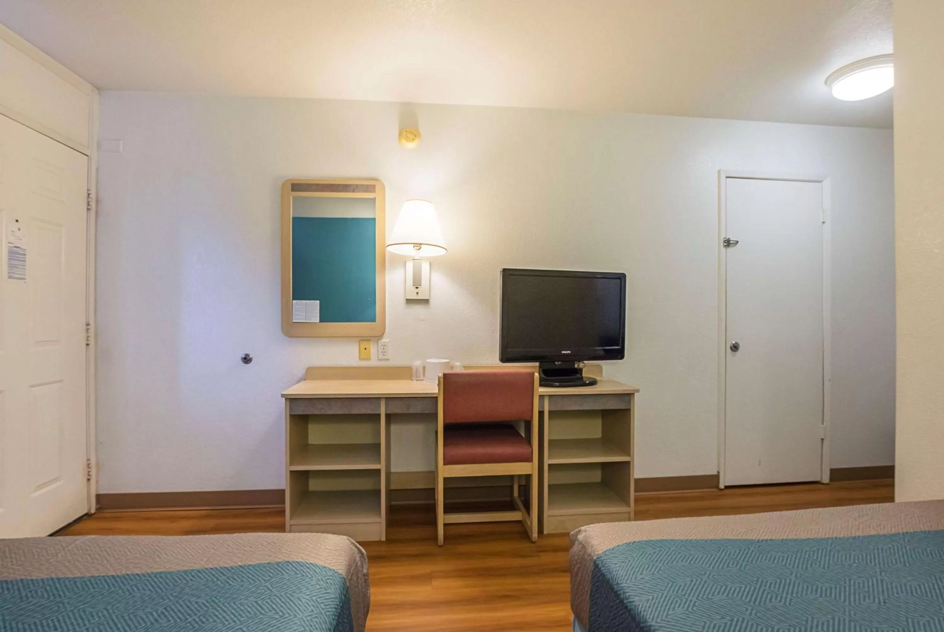 TV and multimedia in Motel 6-Rochester, MN