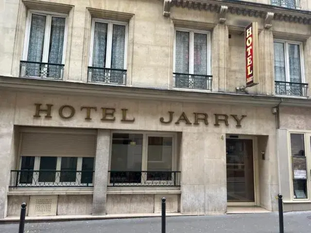 Property Building in Hotel Jarry Confort