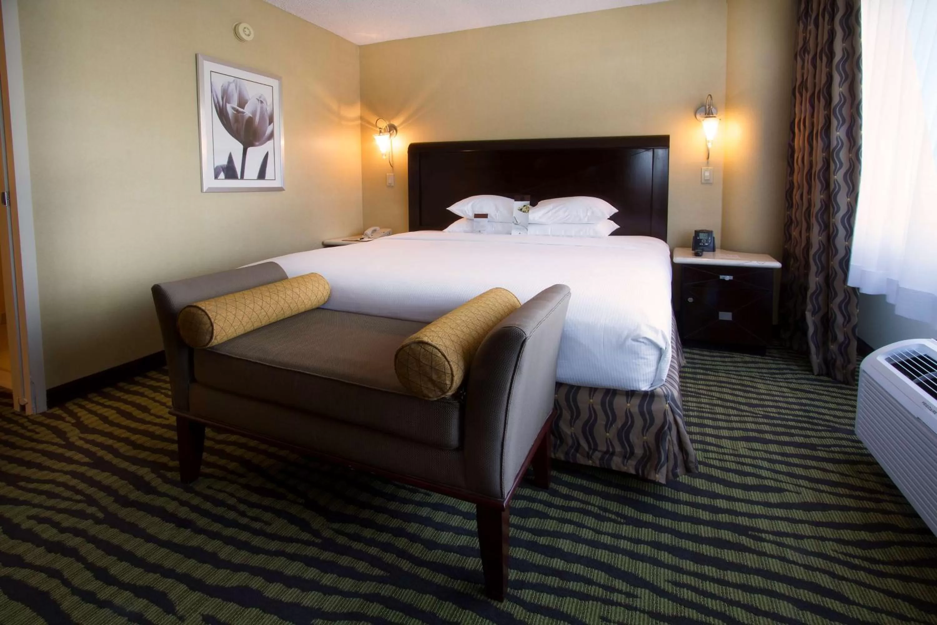 Bed in DoubleTree by Hilton Orange County Airport