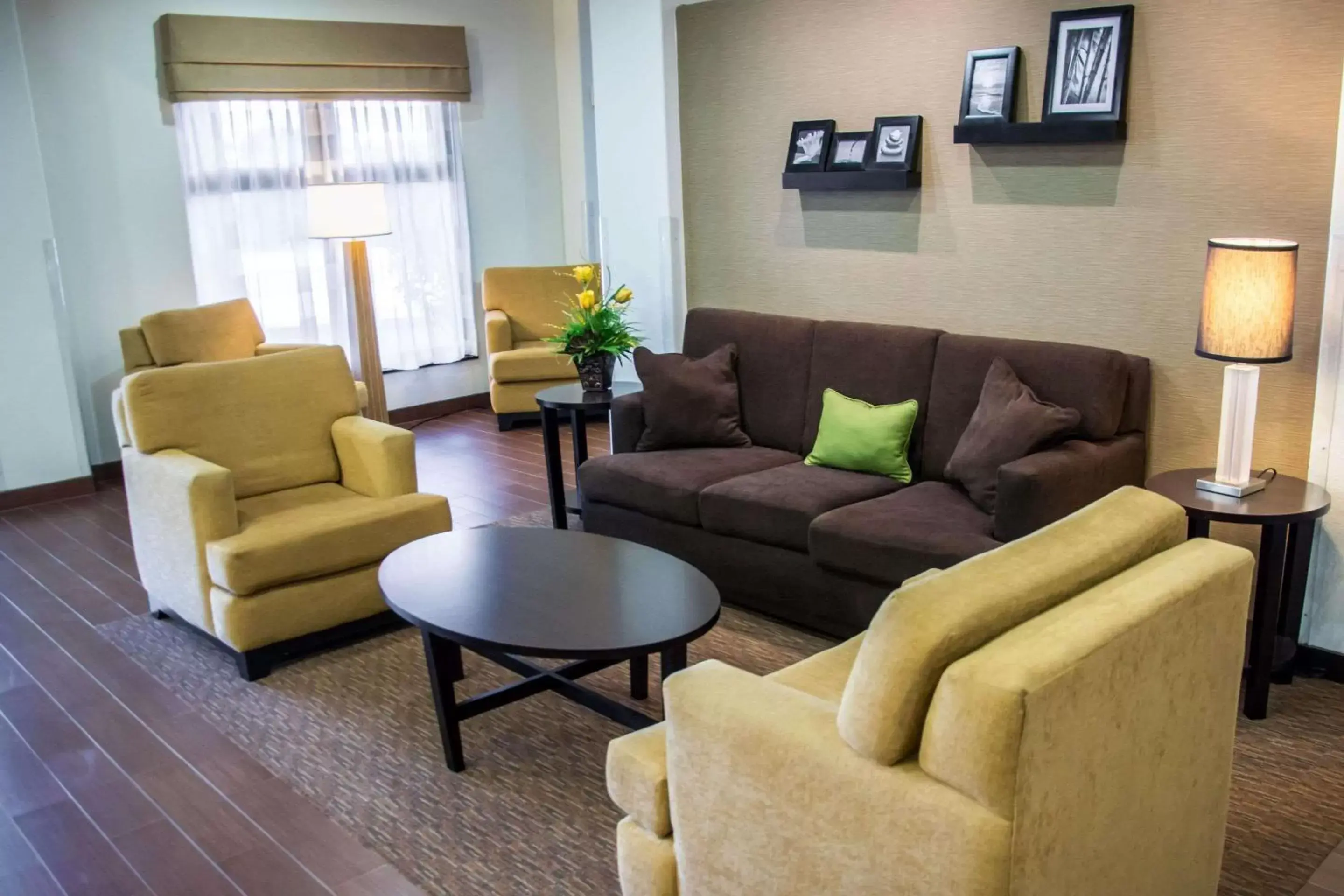 Lobby or reception, Seating Area in Sleep Inn & Suites Center