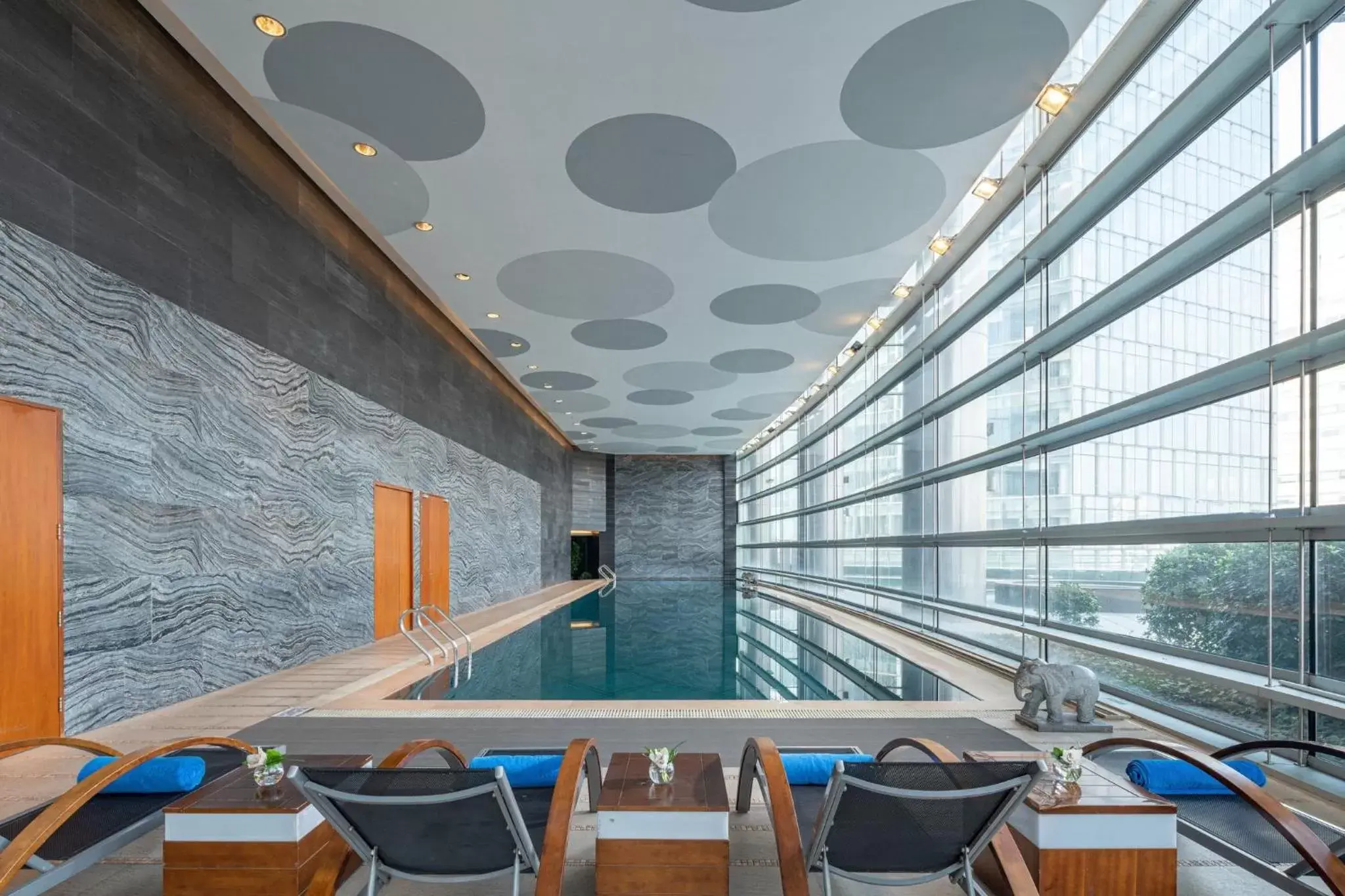 Swimming pool in InterContinental Nanjing by IHG Swimming pool in InterContinental Nanjing by IHG