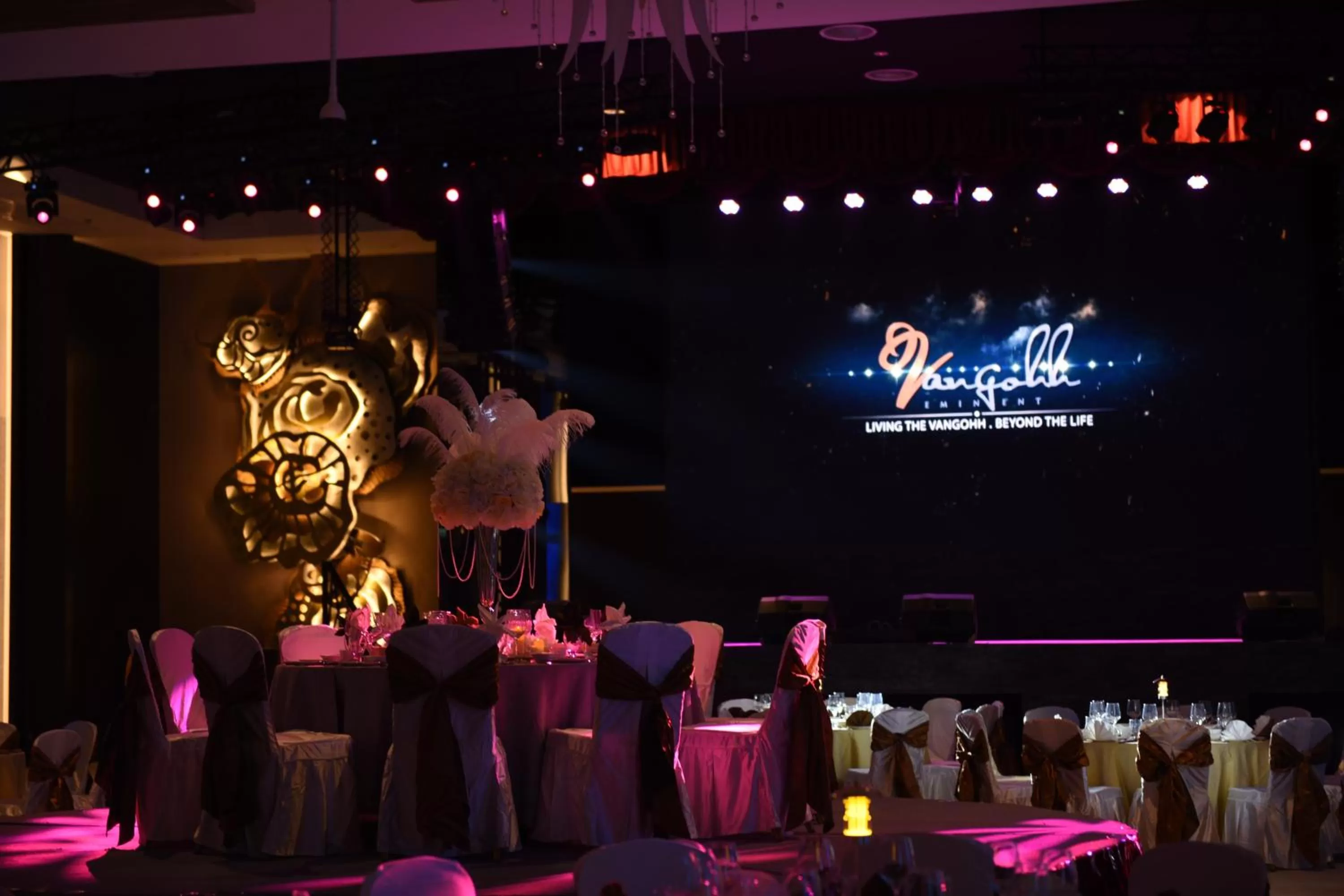 Banquet/Function facilities in Vangohh Eminent Hotel & Spa