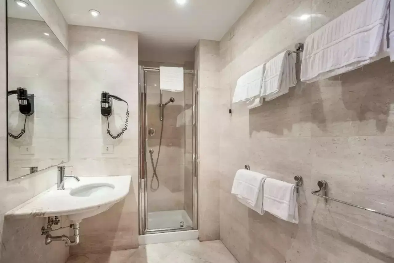 Bathroom in Rome Airport Hotel Fiumicino