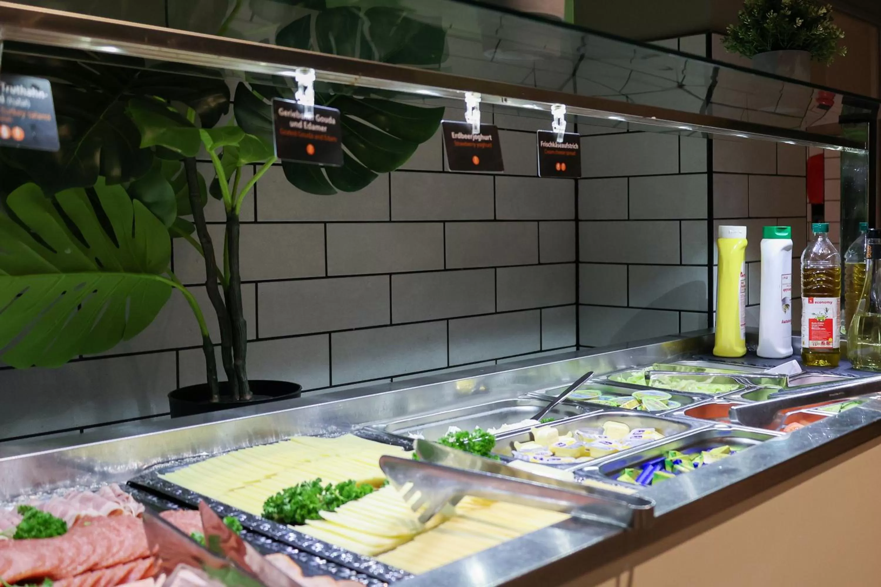 Breakfast in a&o Köln Neumarkt