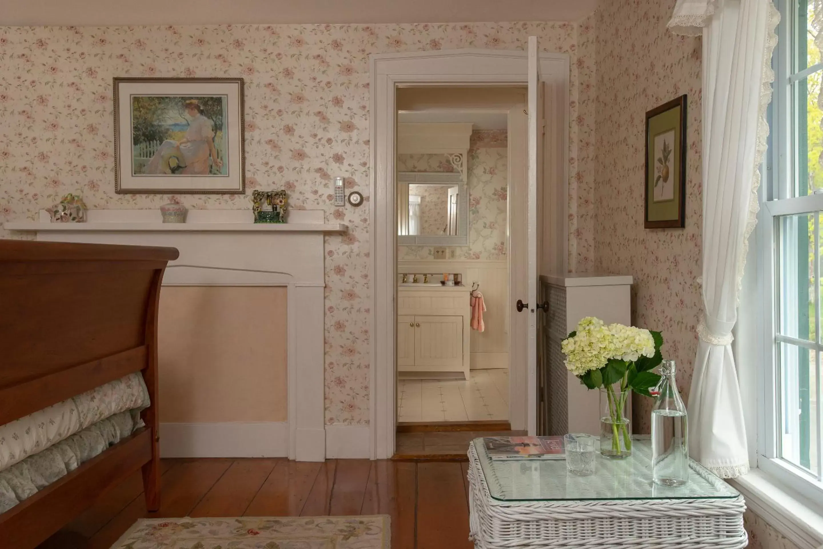 Bathroom, Kitchen/Kitchenette in Camden Maine Stay Inn