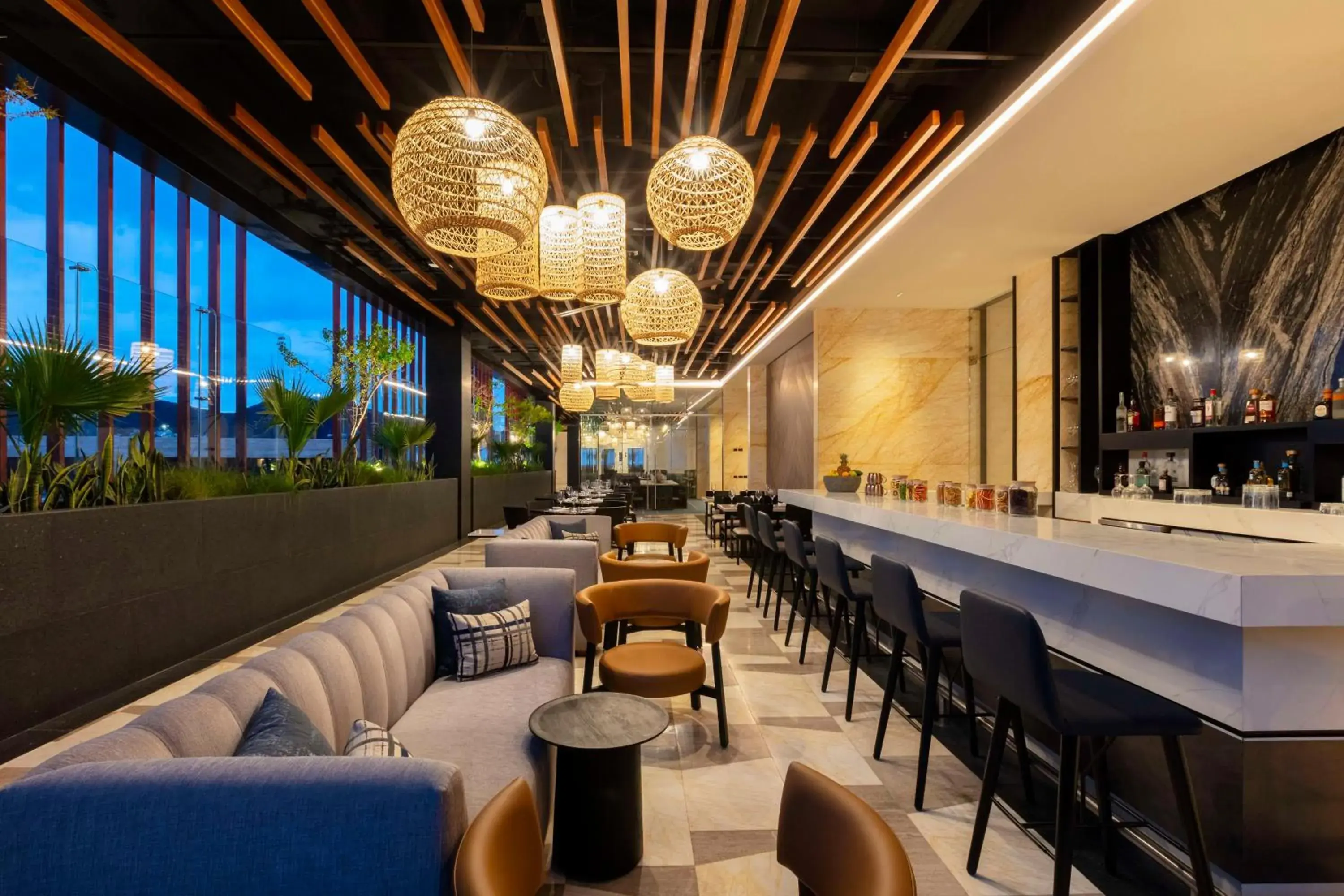 Restaurant/places to eat, Lounge/Bar in Hilton Monterrey