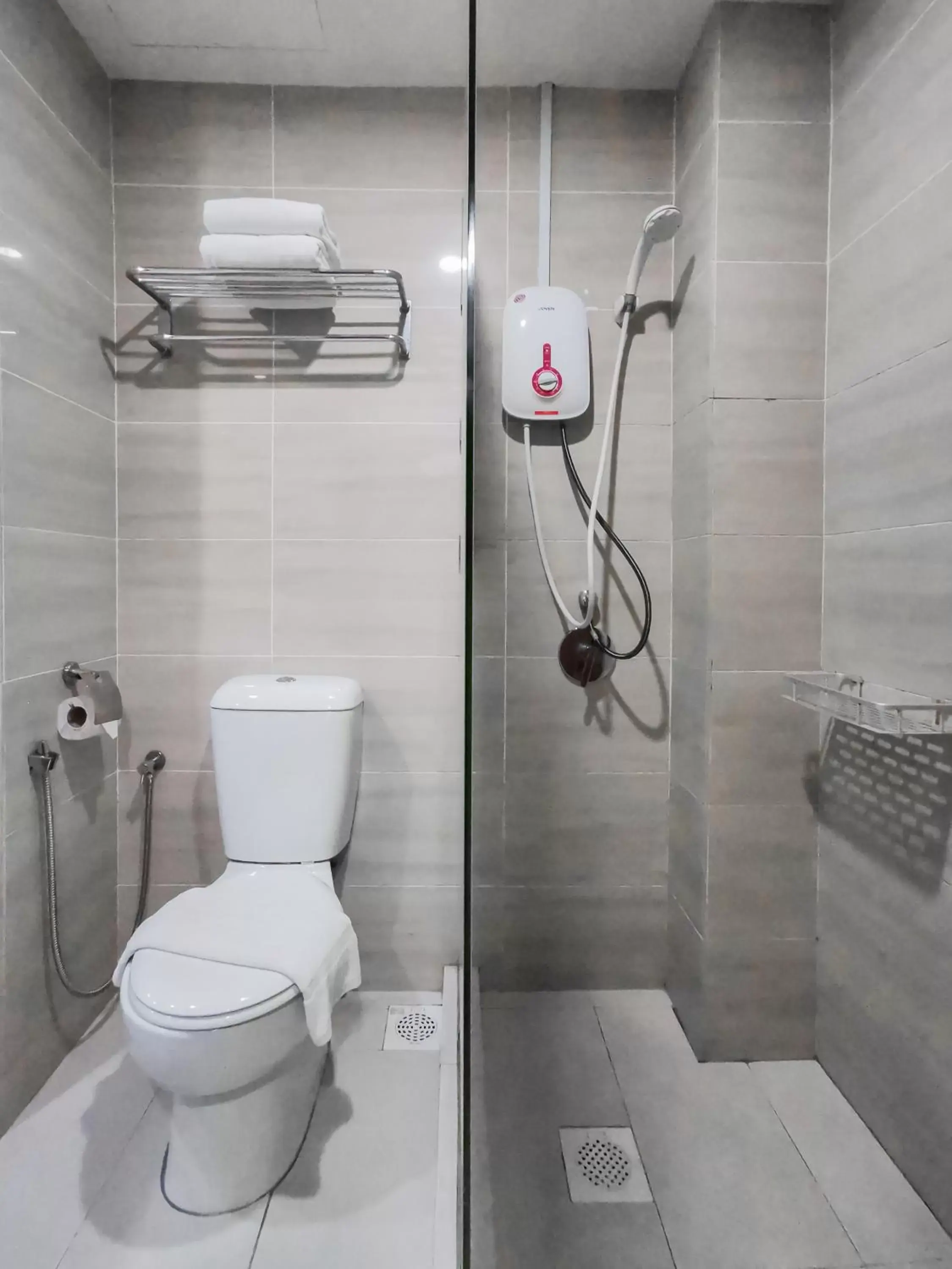 Shower, Bathroom in Hotel Sentral Melaka @ City Centre