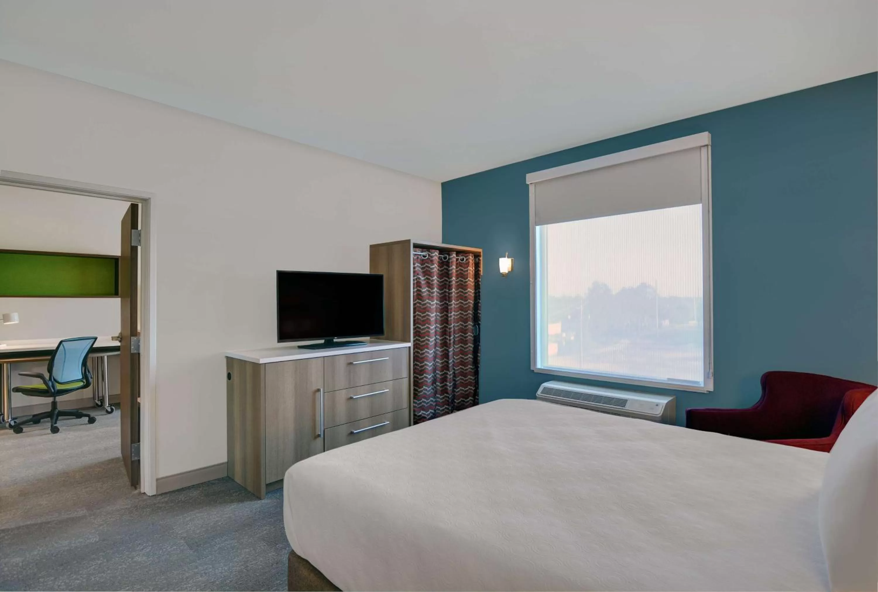 Bedroom, Bed in Home2 Suites By Hilton Panama City Beach, Fl