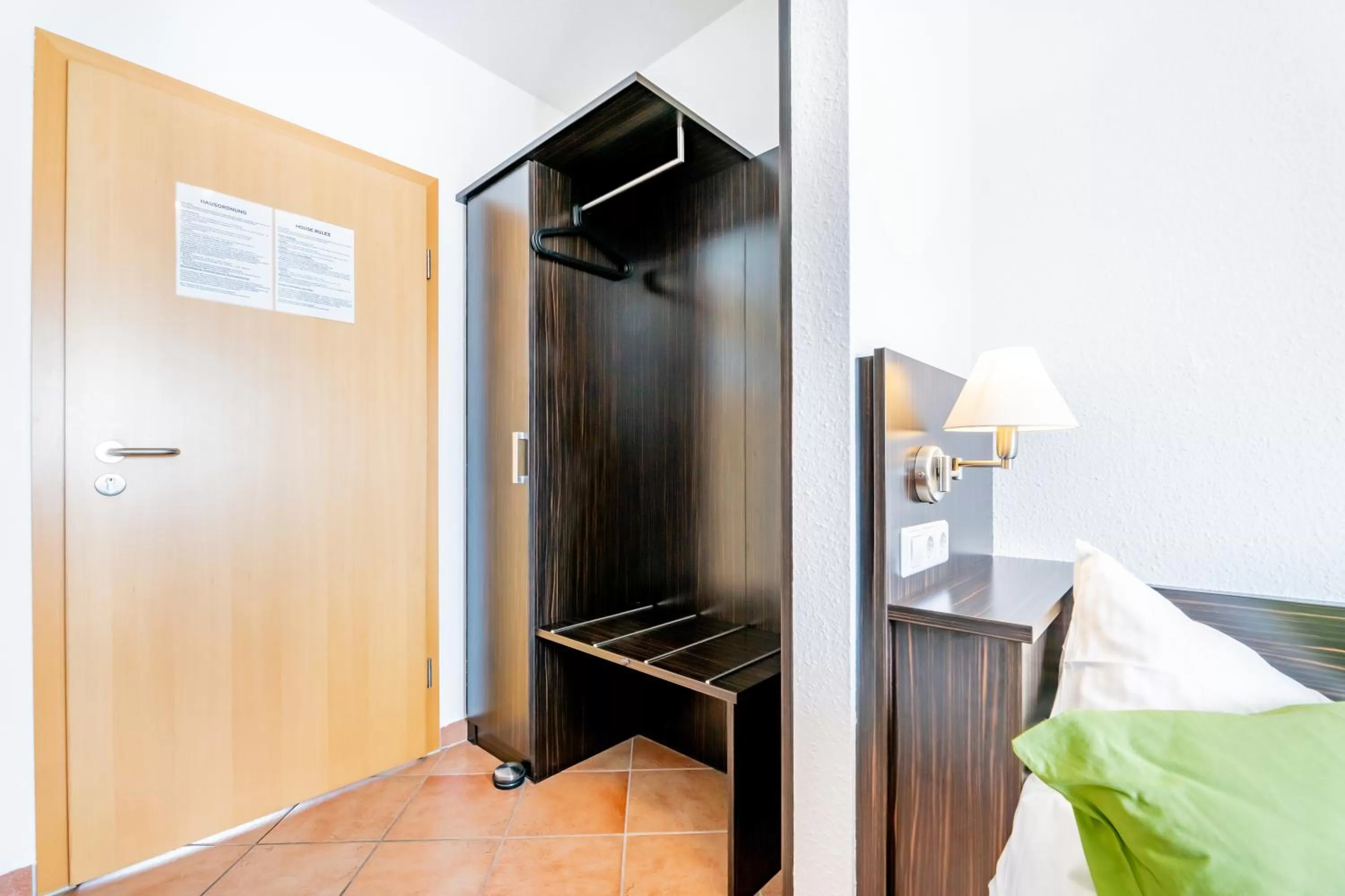 Photo of the whole room, Bed in My Airport Hotel STUTTGART-AIRPORT-MESSE