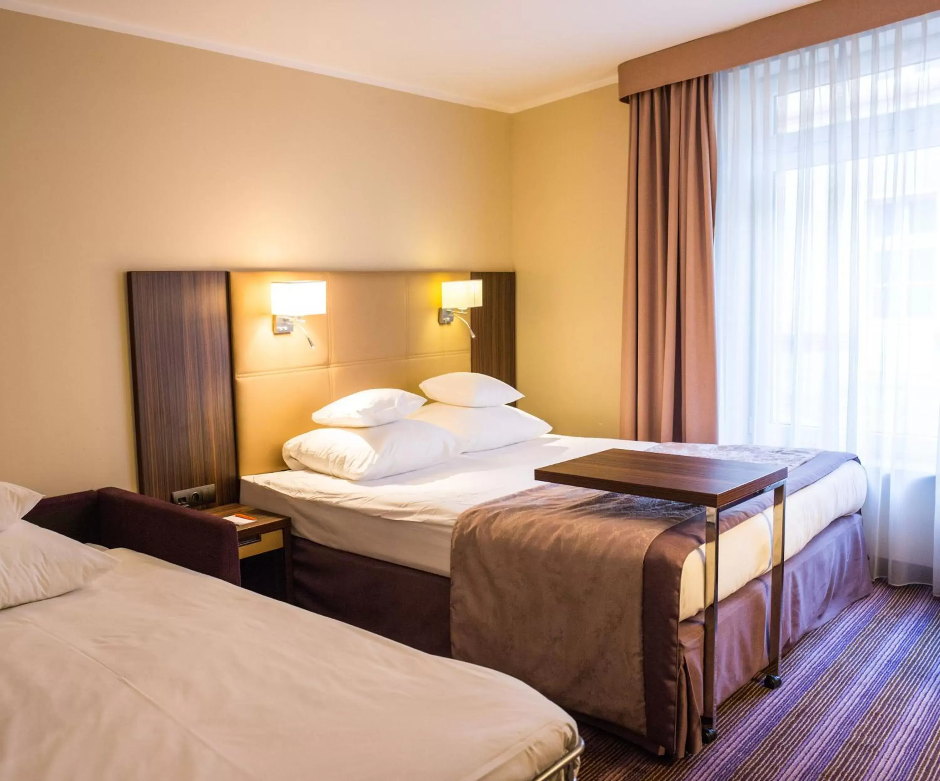 Bed in Hotel DeSilva Premium Opole