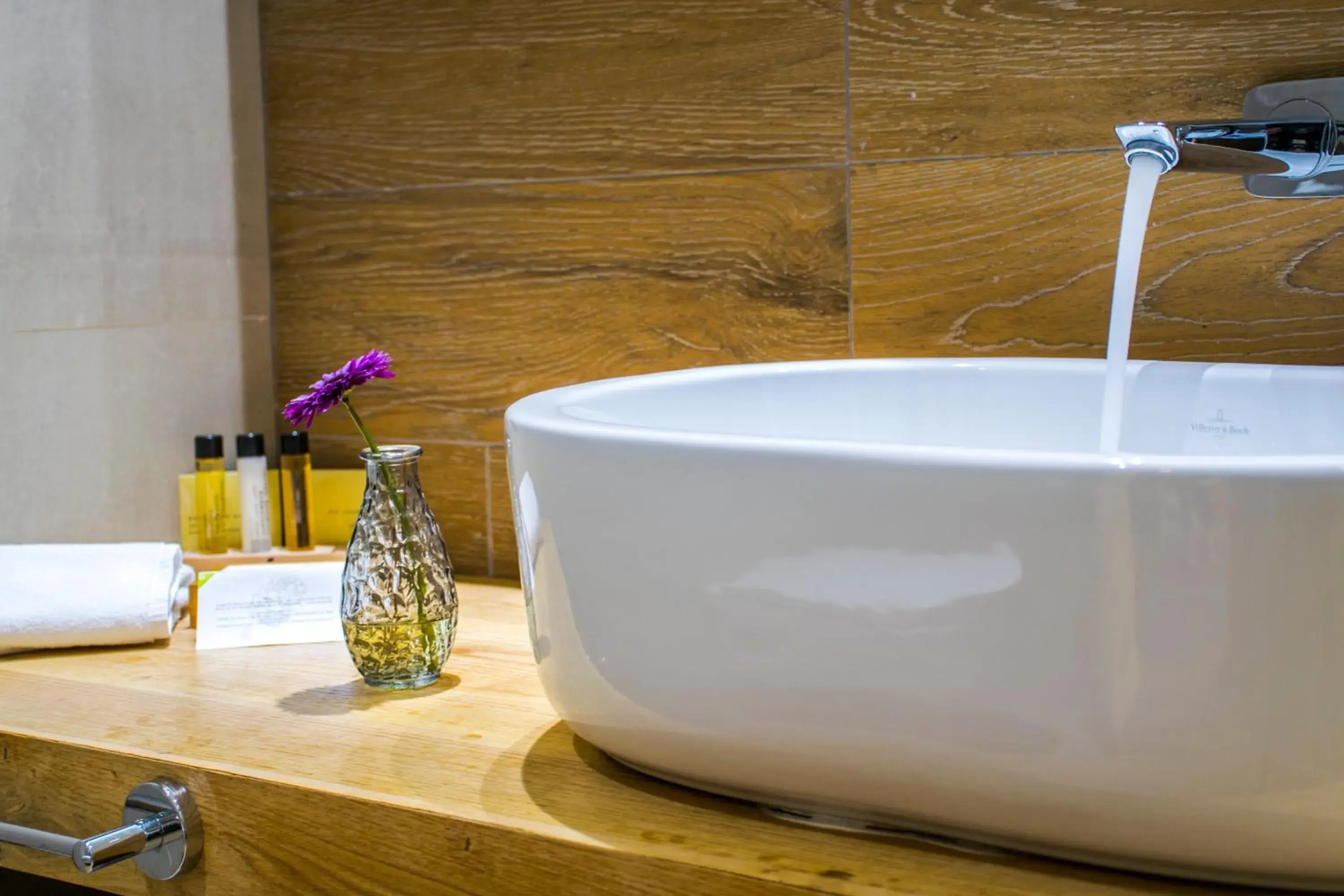 Bathroom in Pino Nature Hotel