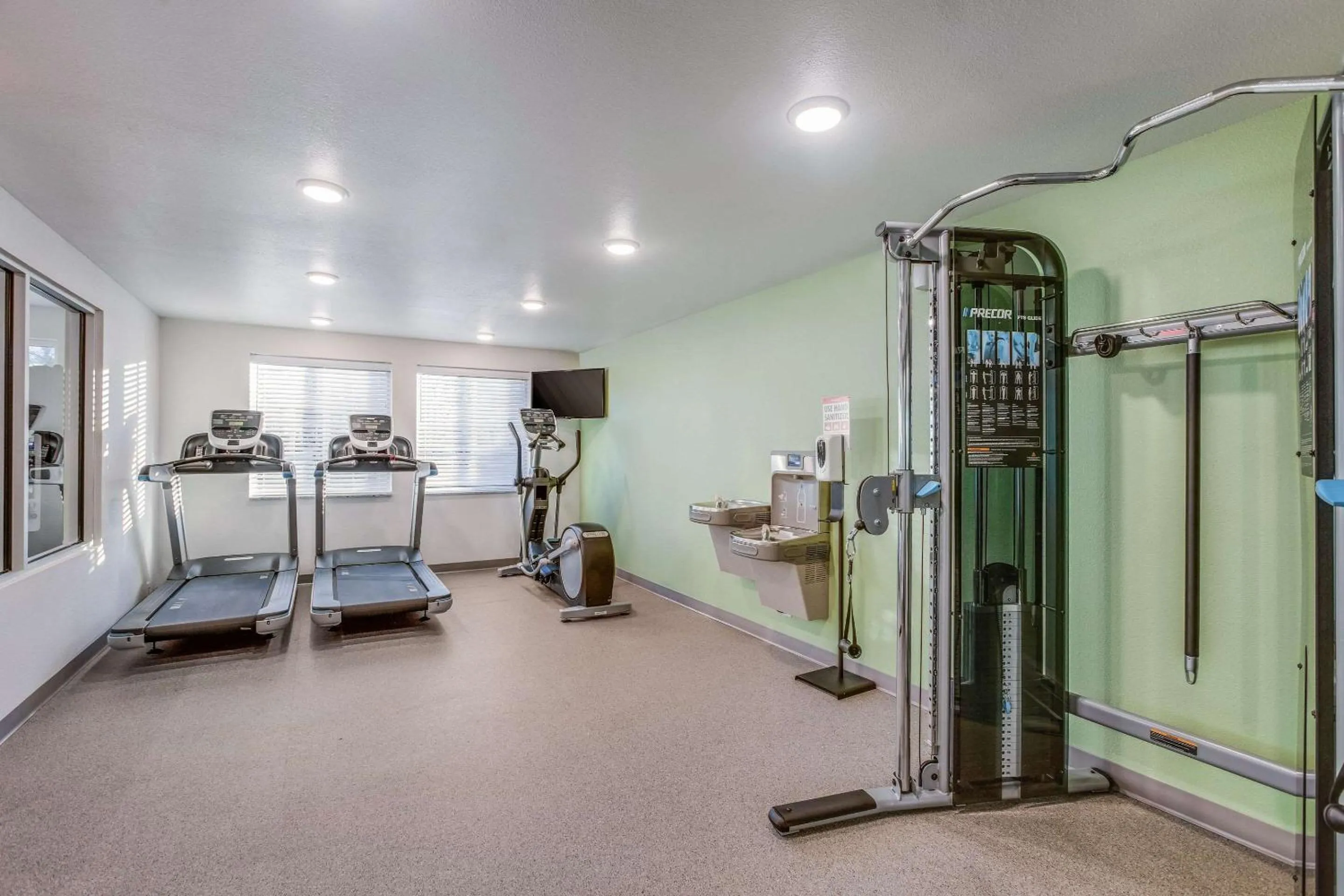Fitness centre/facilities in WoodSpring Suites Detroit Farmington Hills