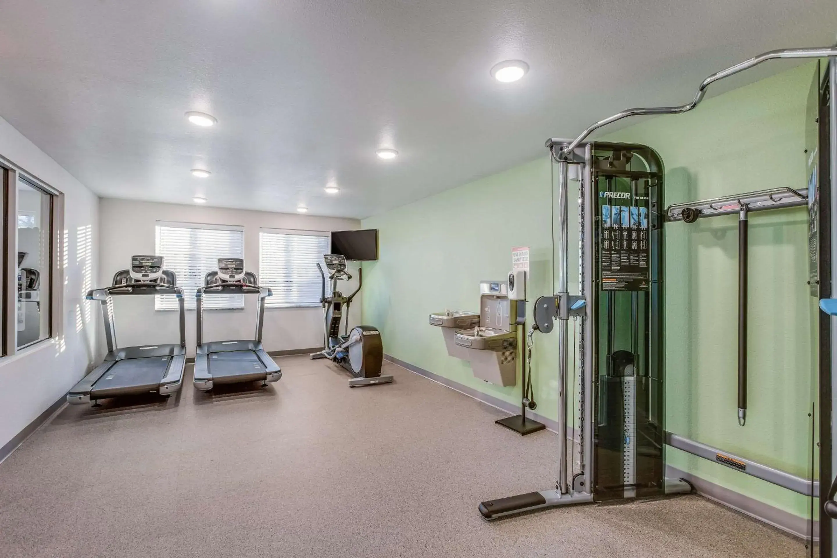 Fitness centre/facilities, Fitness Center/Facilities in WoodSpring Suites Detroit Farmington Hills