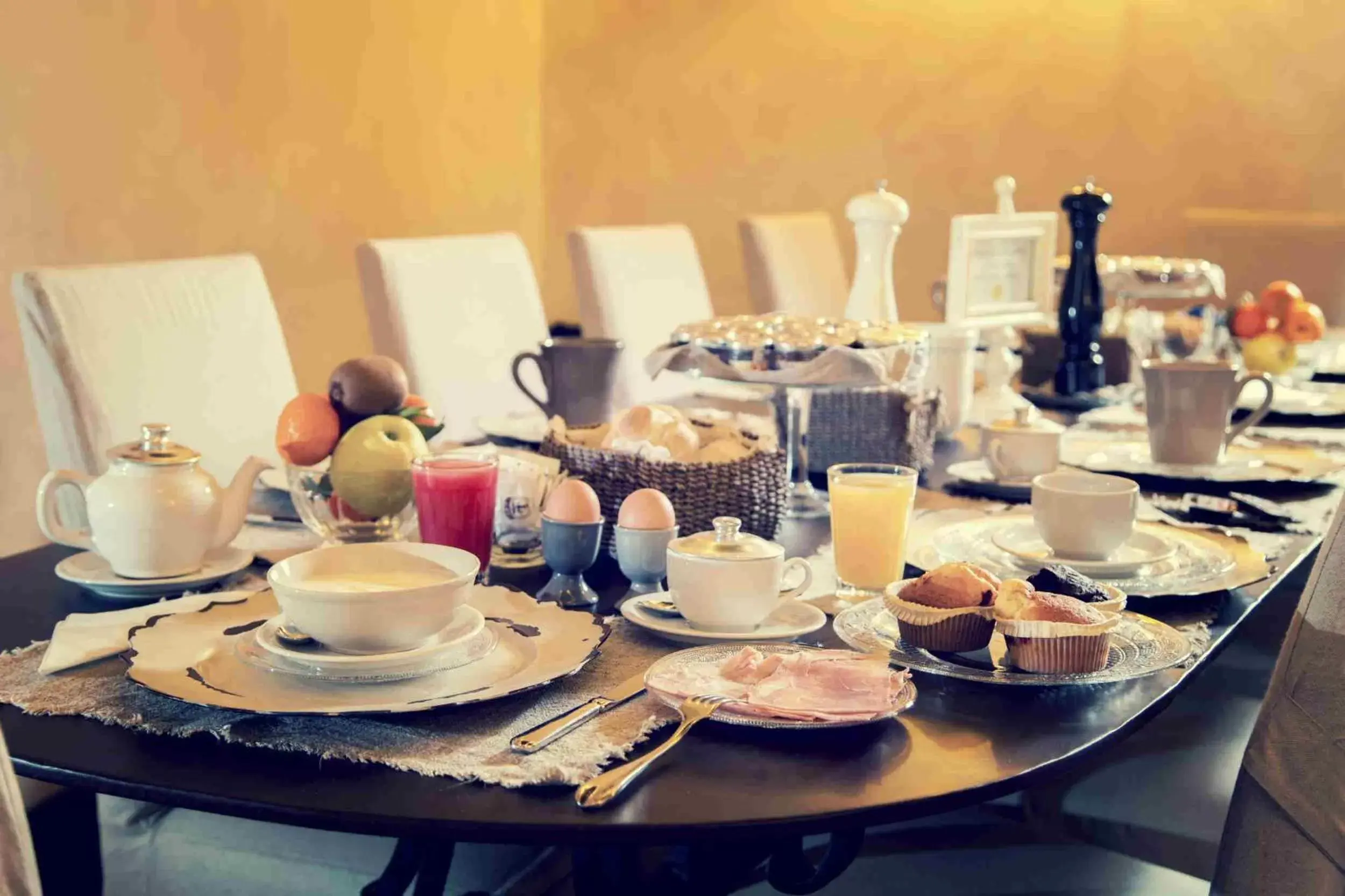 Breakfast in Hotel Adriano
