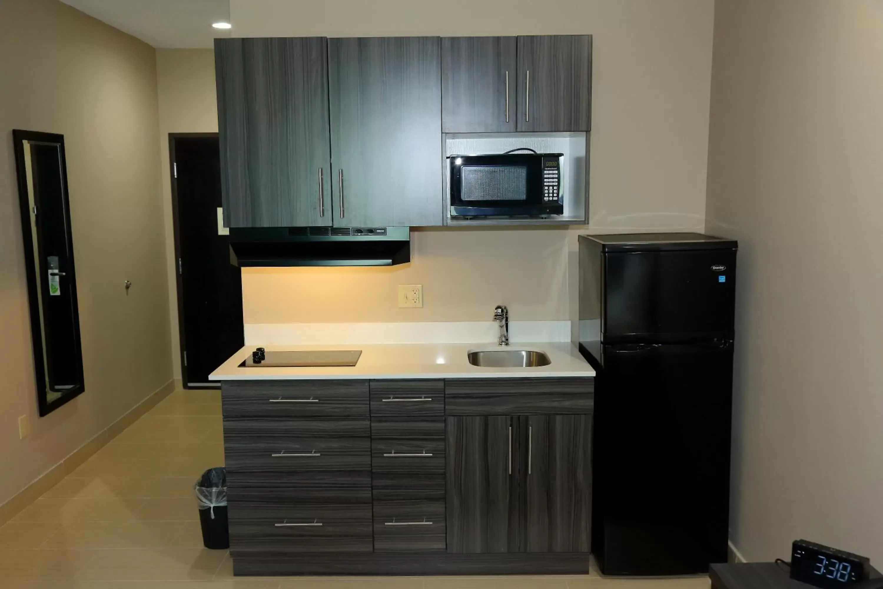 Kitchen/Kitchenette in Americas Best Value Inn & Suites-Prairieville