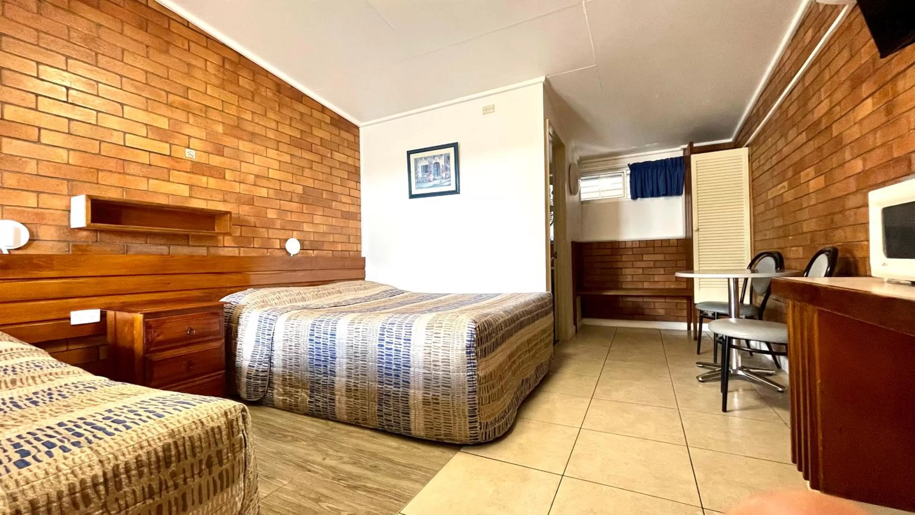 Photo of the whole room, Bed in Motel Myall