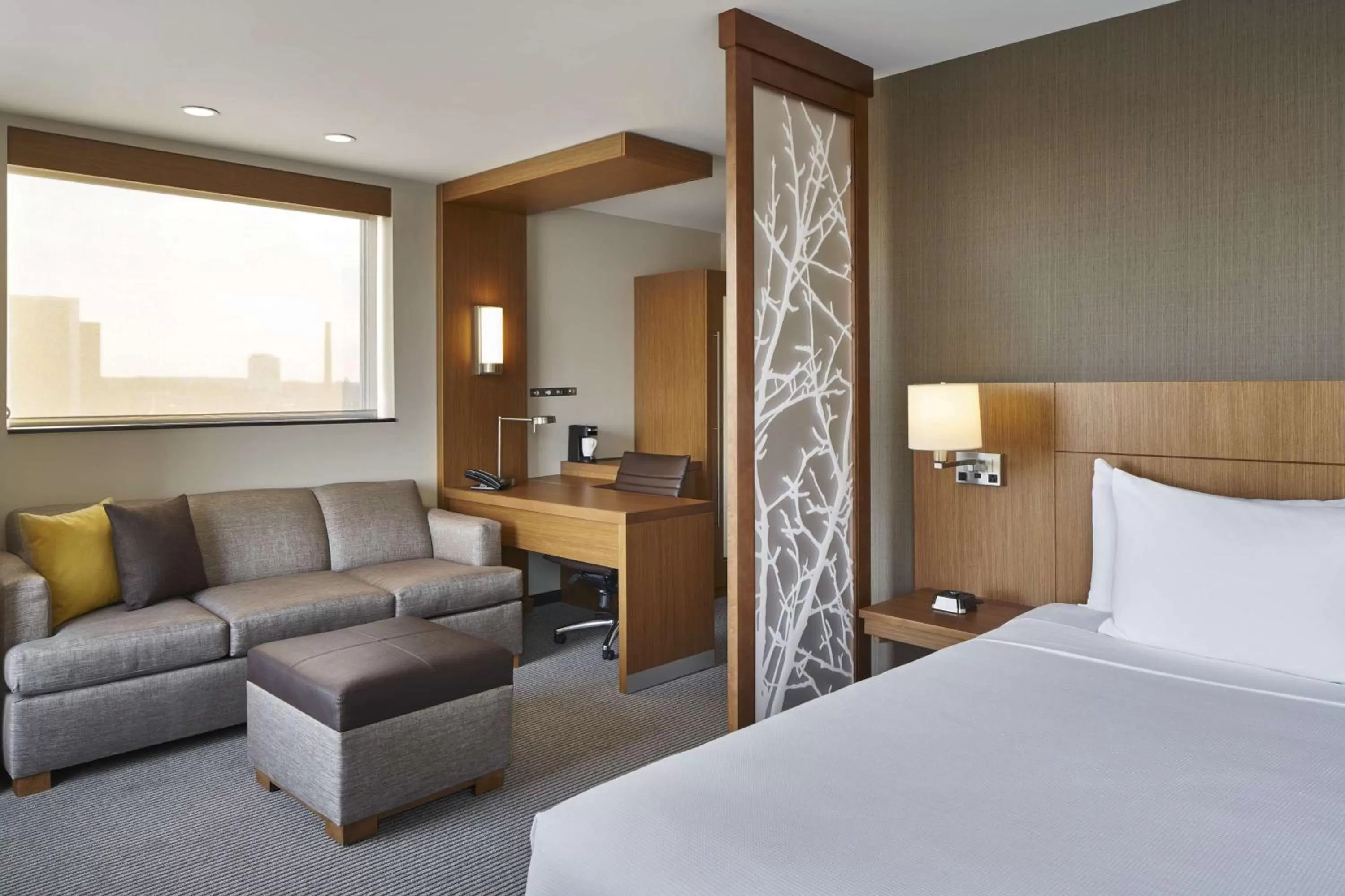 Bedroom, Bed in Hyatt Place Wilmington Riverfront