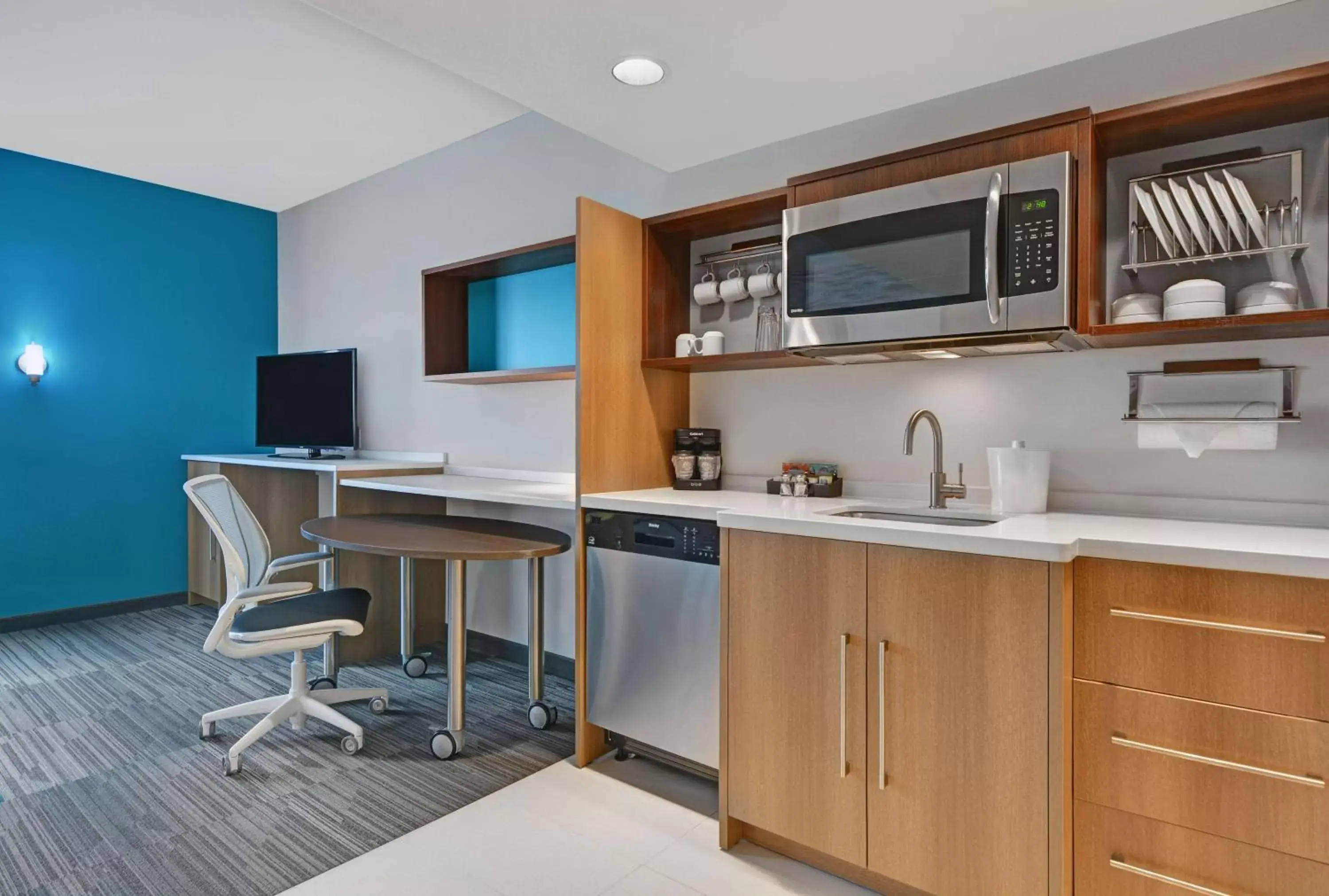 Kitchen or kitchenette, Kitchen/Kitchenette in Home2 Suites By Hilton Melbourne Viera