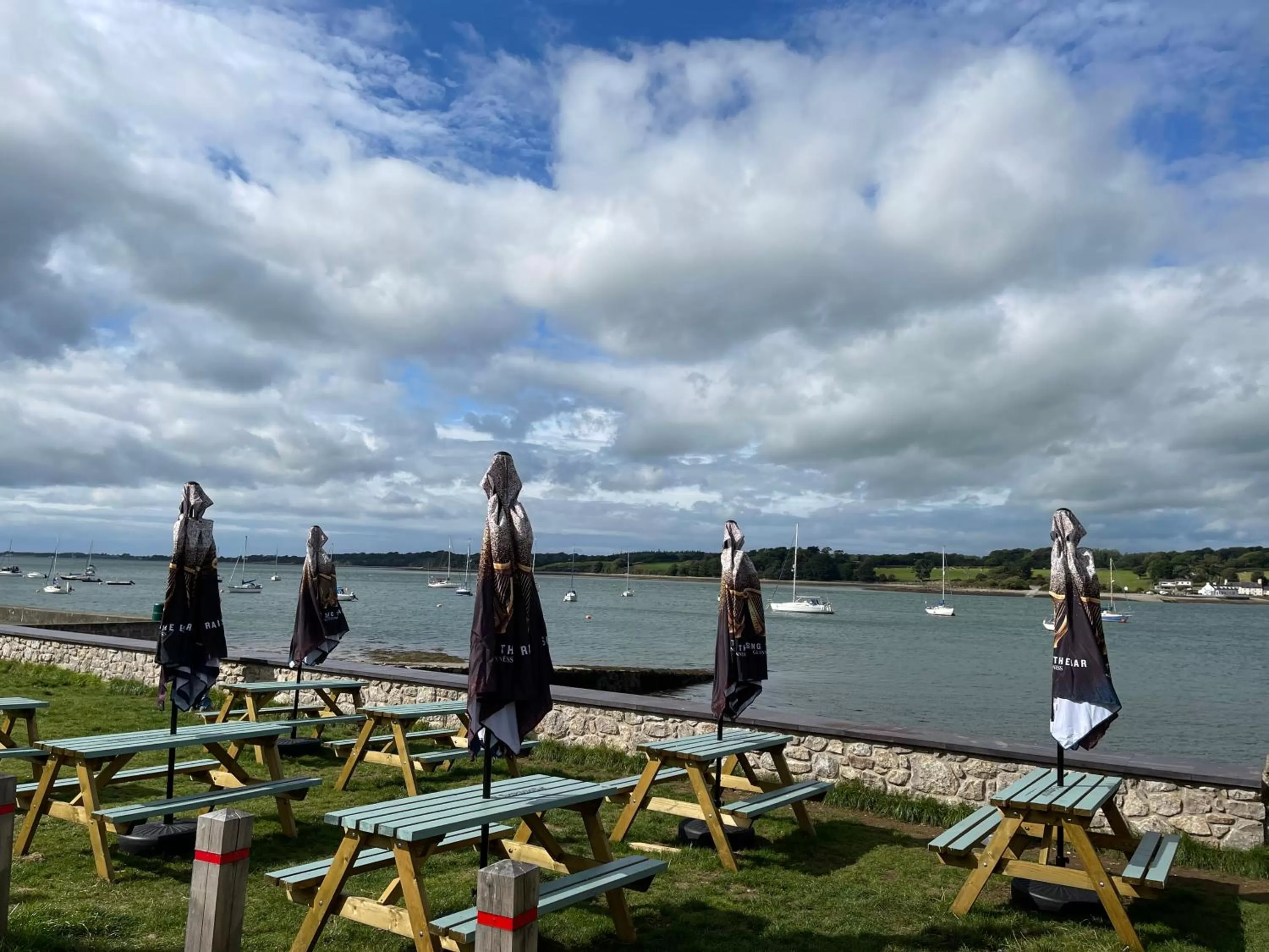 Beach in Garddfon Inn