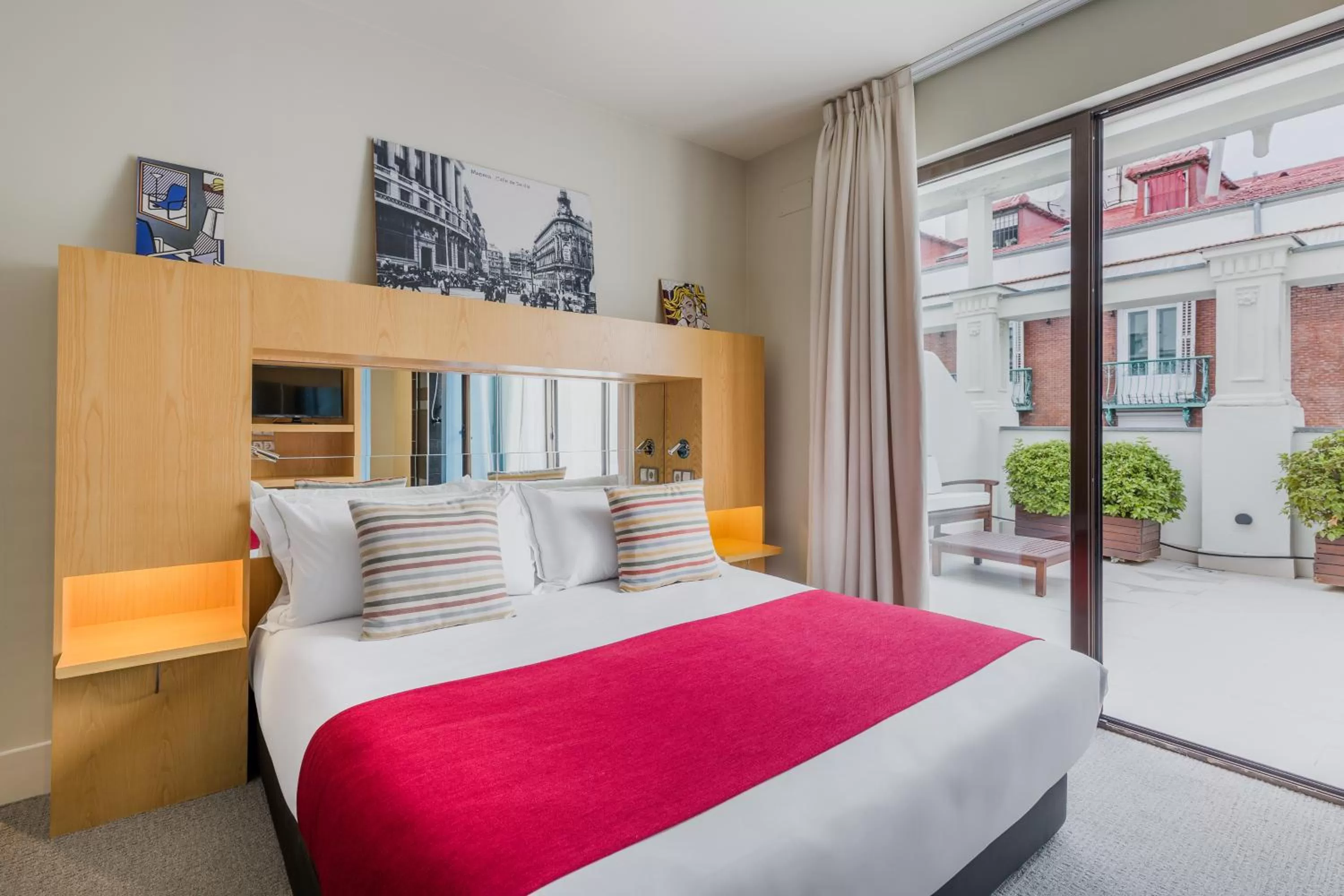 Photo of the whole room, Bed in Room Mate Alicia, Madrid