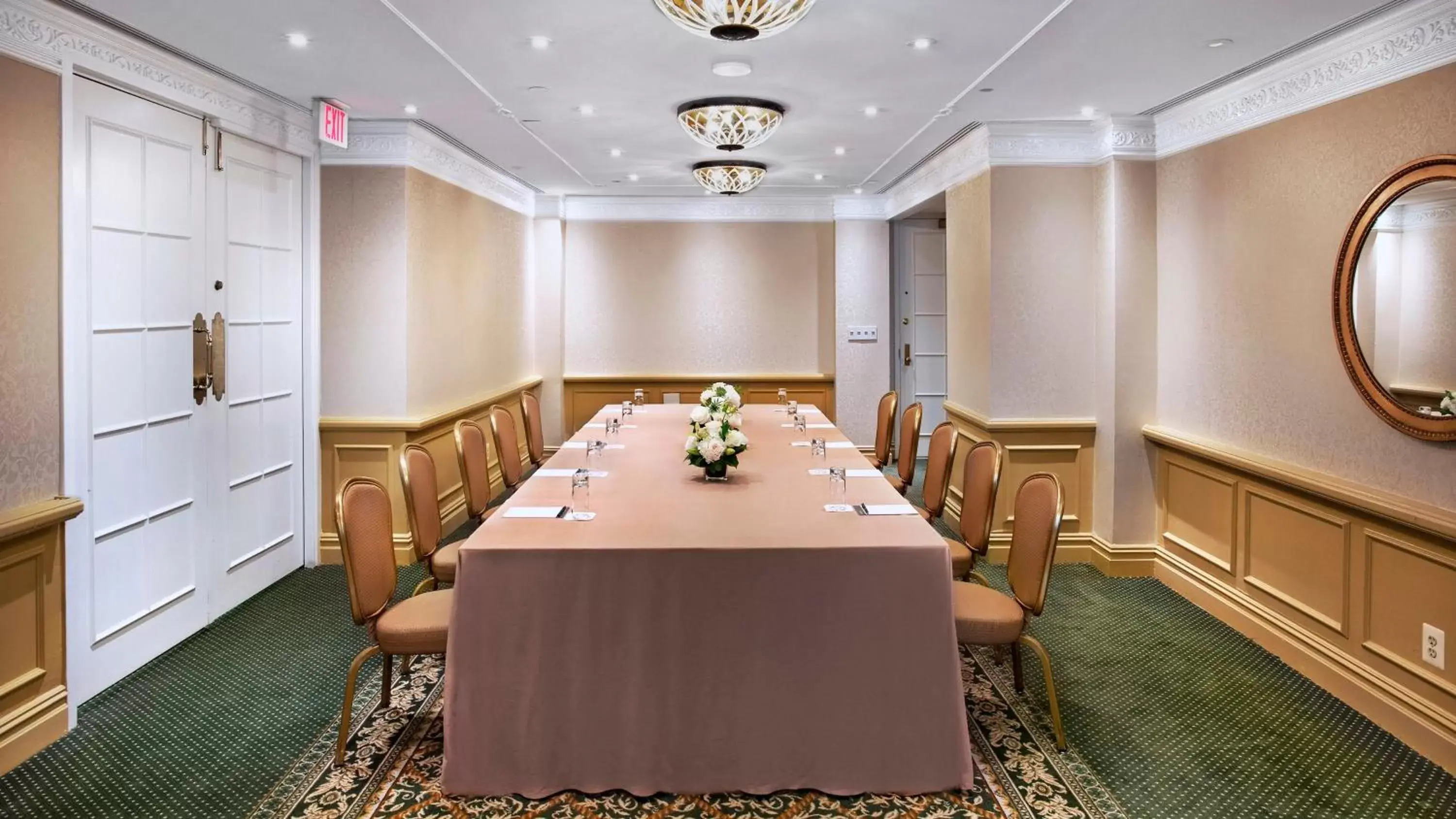 Meeting/conference room in Willard InterContinental Washington, an IHG Hotel