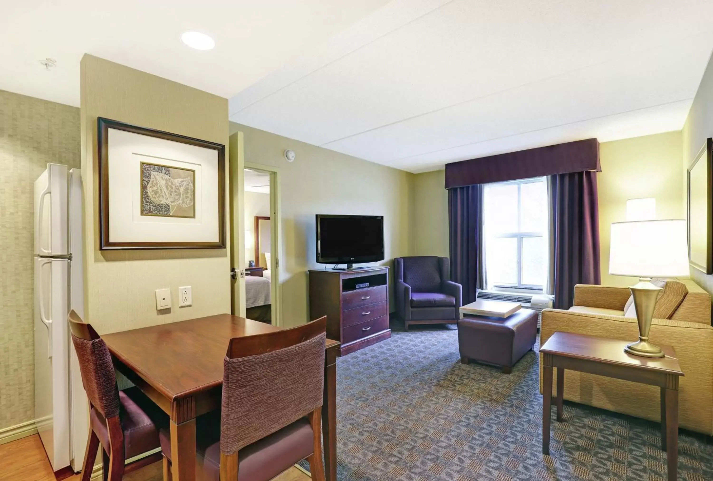 Bedroom, Seating Area in Homewood Suites by Hilton Cambridge-Waterloo, Ontario