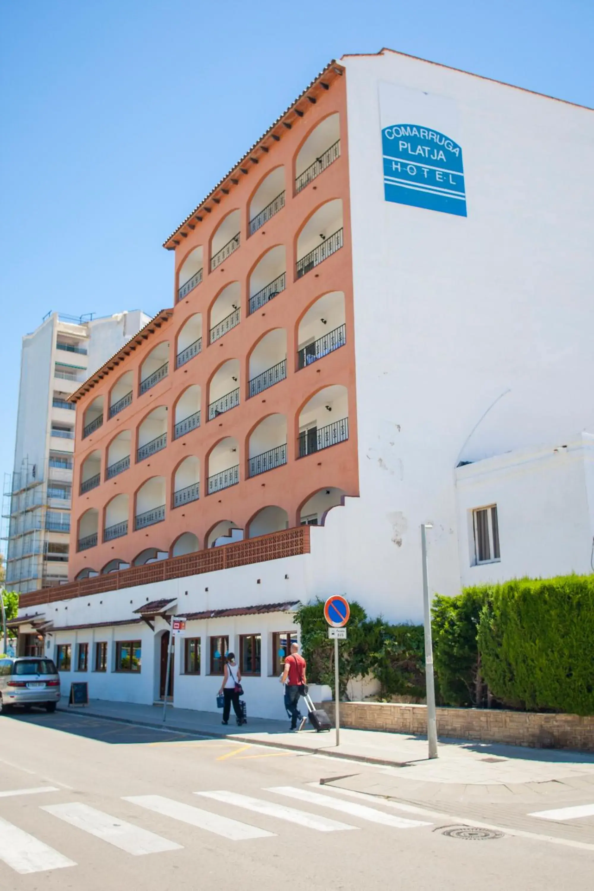 Facade/entrance in Hotel Comarruga Platja Facade/entrance in Hotel Comarruga Platja
