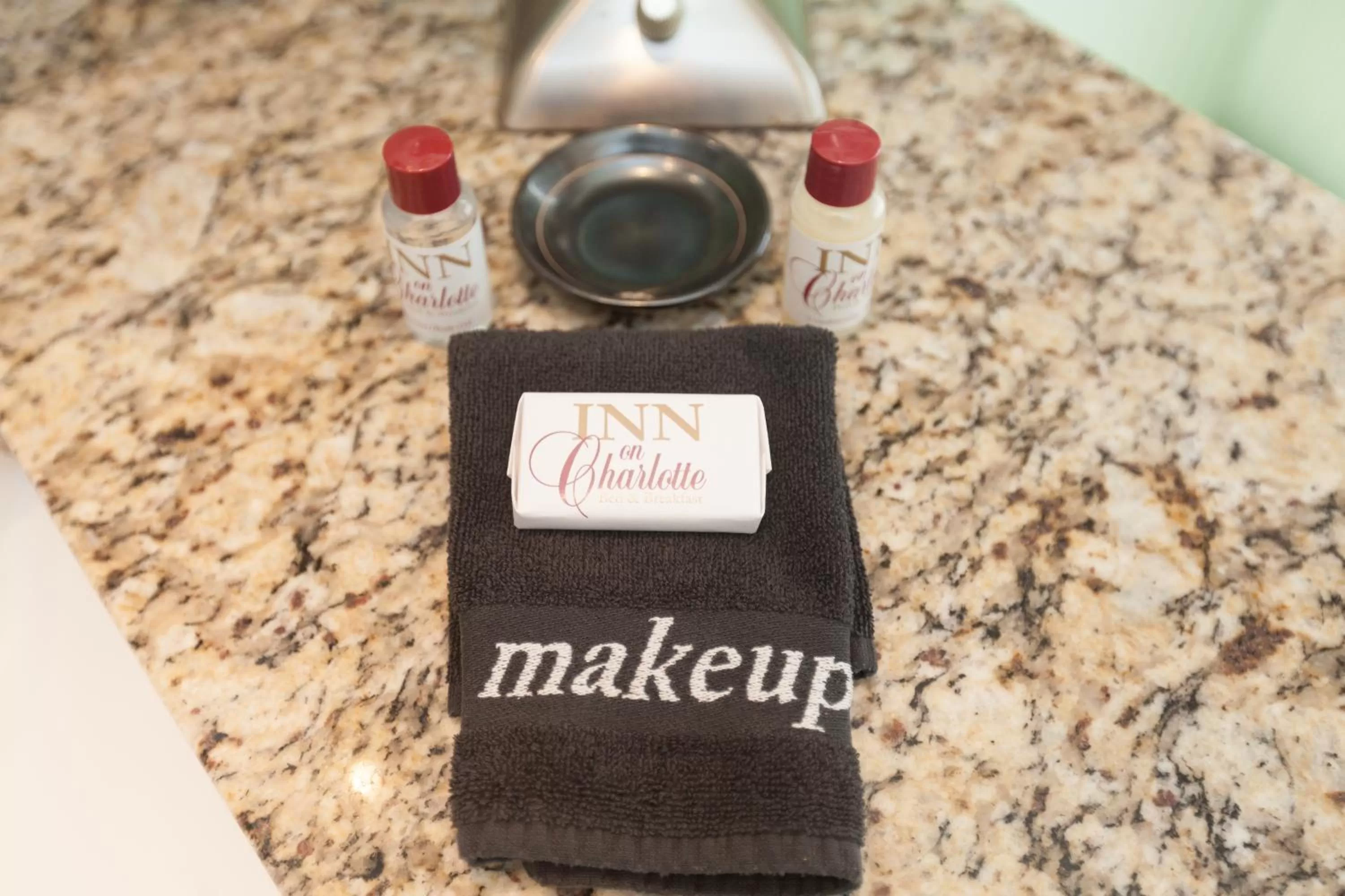 Bathroom, Drinks in Inn on Charlotte