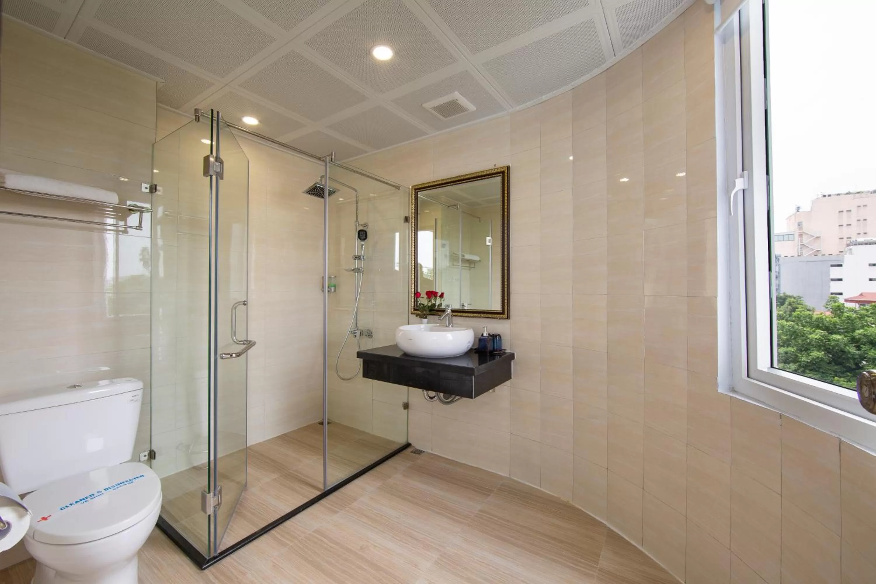 Shower in Hanoi Royal Palace Hotel 2