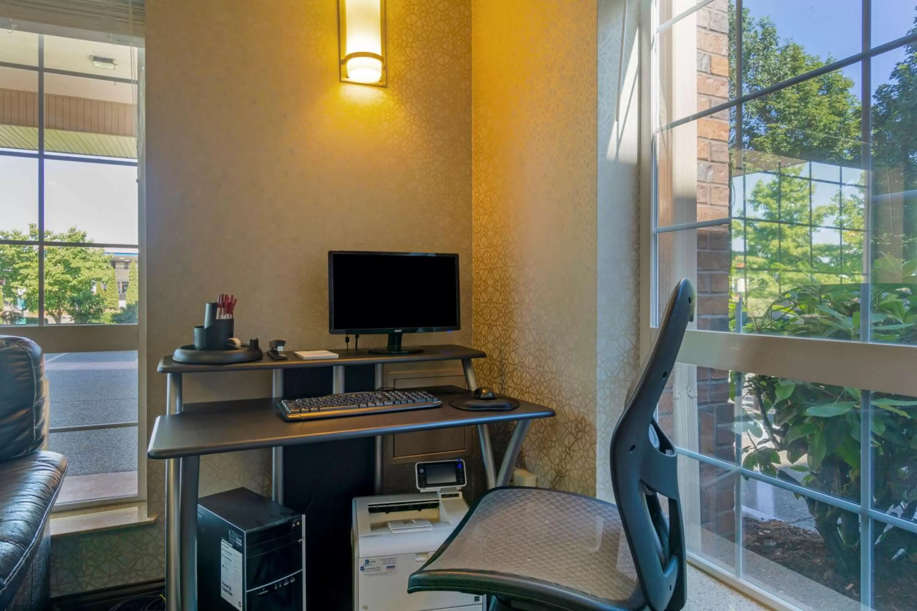 Business facilities in Best Western Plus Park Place Inn & Suites