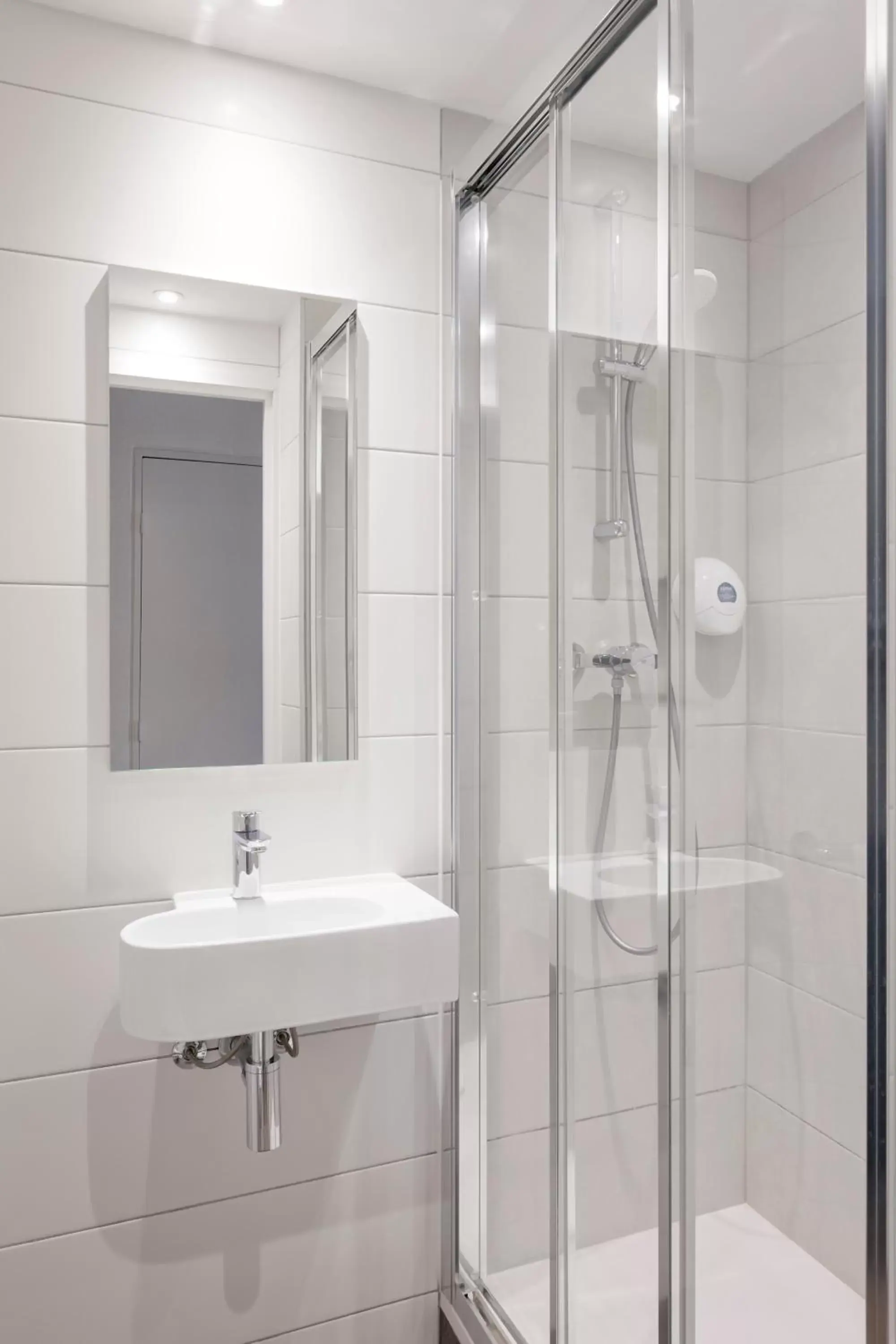 Shower, Bathroom in Première Classe Lyon Centre Gare Part Dieu