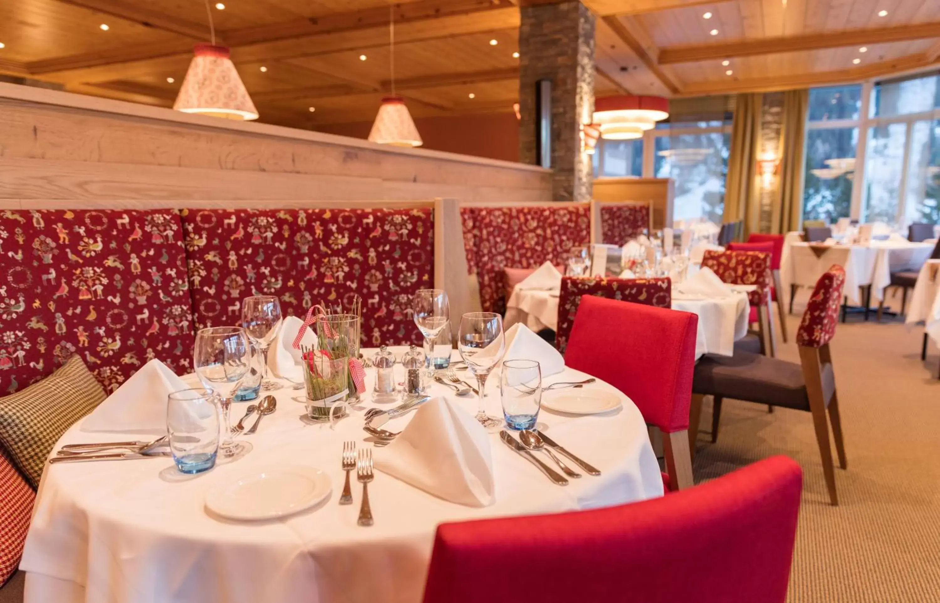 Restaurant/Places to Eat in Sunstar Hotel & SPA Davos