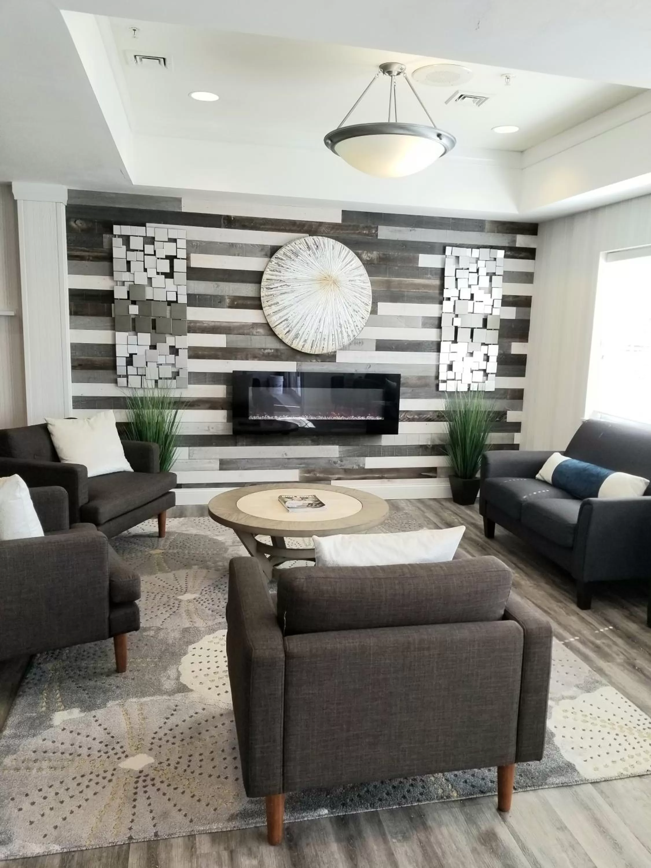 Lobby or reception in York Microtel Inn & Suites by Wyndham