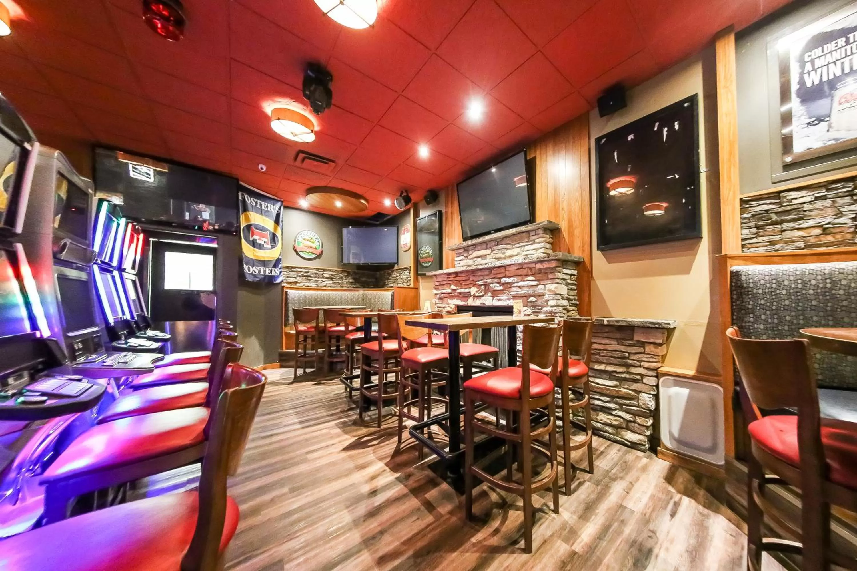 Restaurant/places to eat in Howard Johnson by Wyndham Winnipeg West