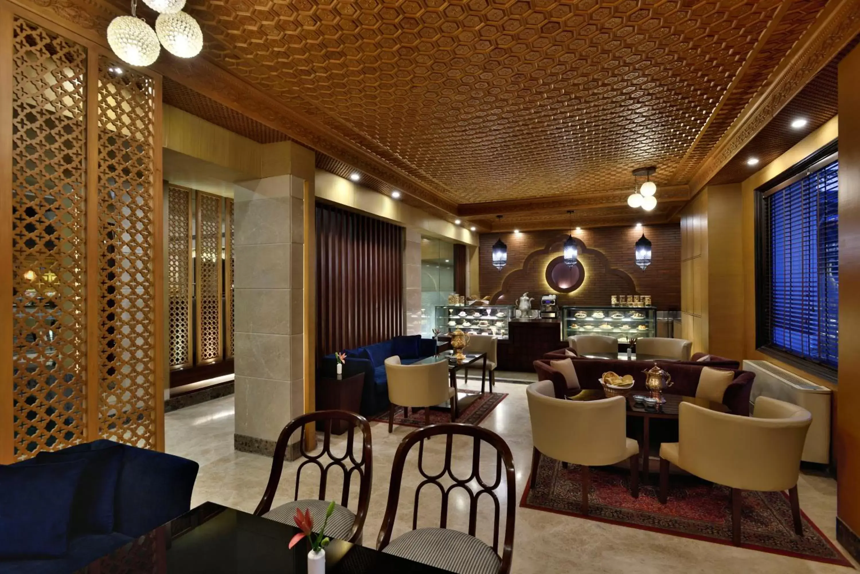 Restaurant/places to eat, Lounge/Bar in Radisson Srinagar