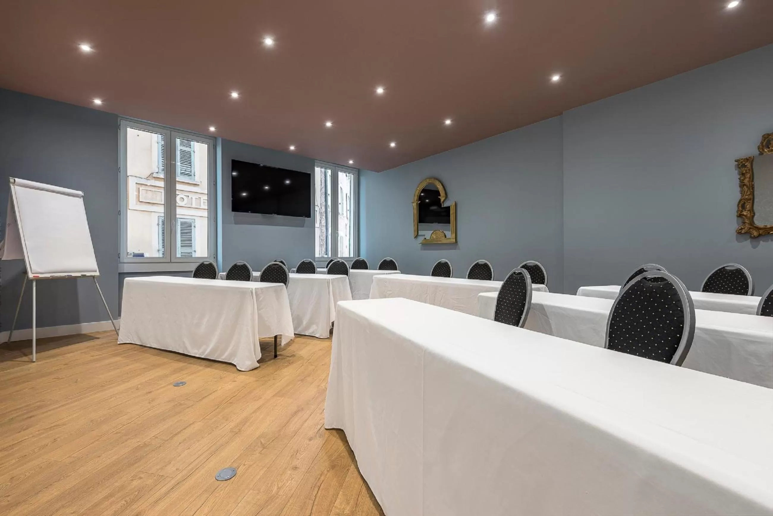 Meeting/conference room in Grand Hôtel Dauphiné Toulon, Boutique Hôtel & Suites