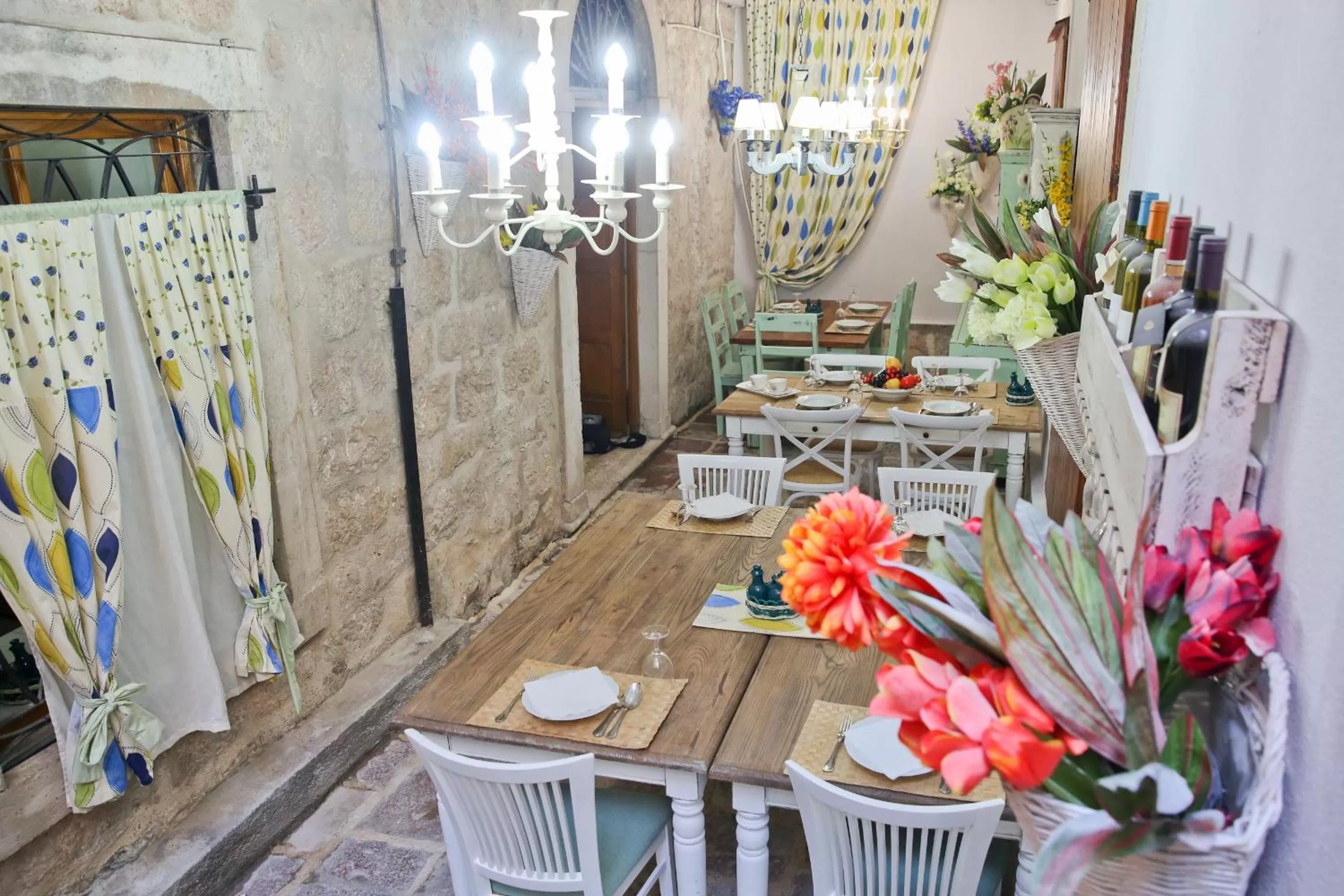 Restaurant/places to eat in Hotel Marija