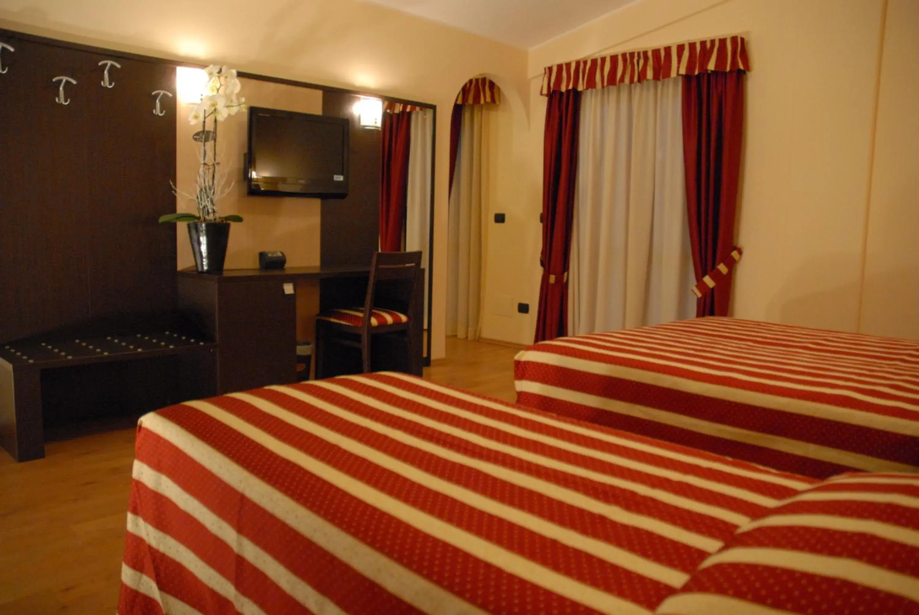 Photo of the whole room, Bed in Hotel Iacone