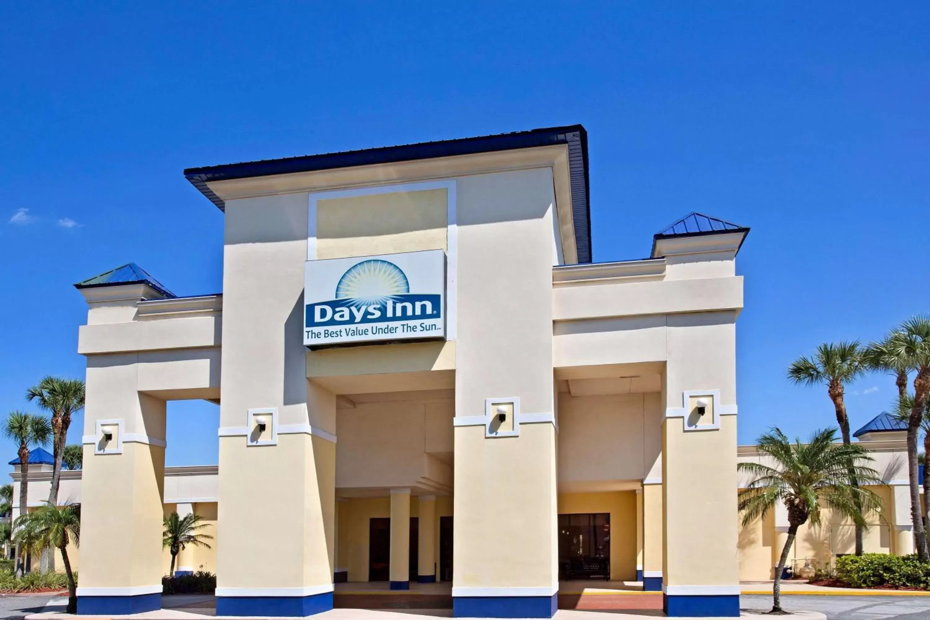 Property building in Days Inn by Wyndham Orlando Airport Florida Mall