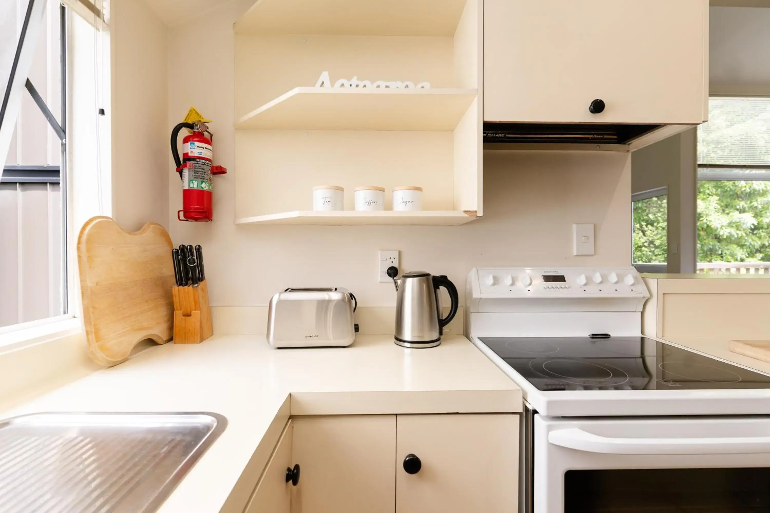 Kitchen/Kitchenette in Haka Lodge Queenstown