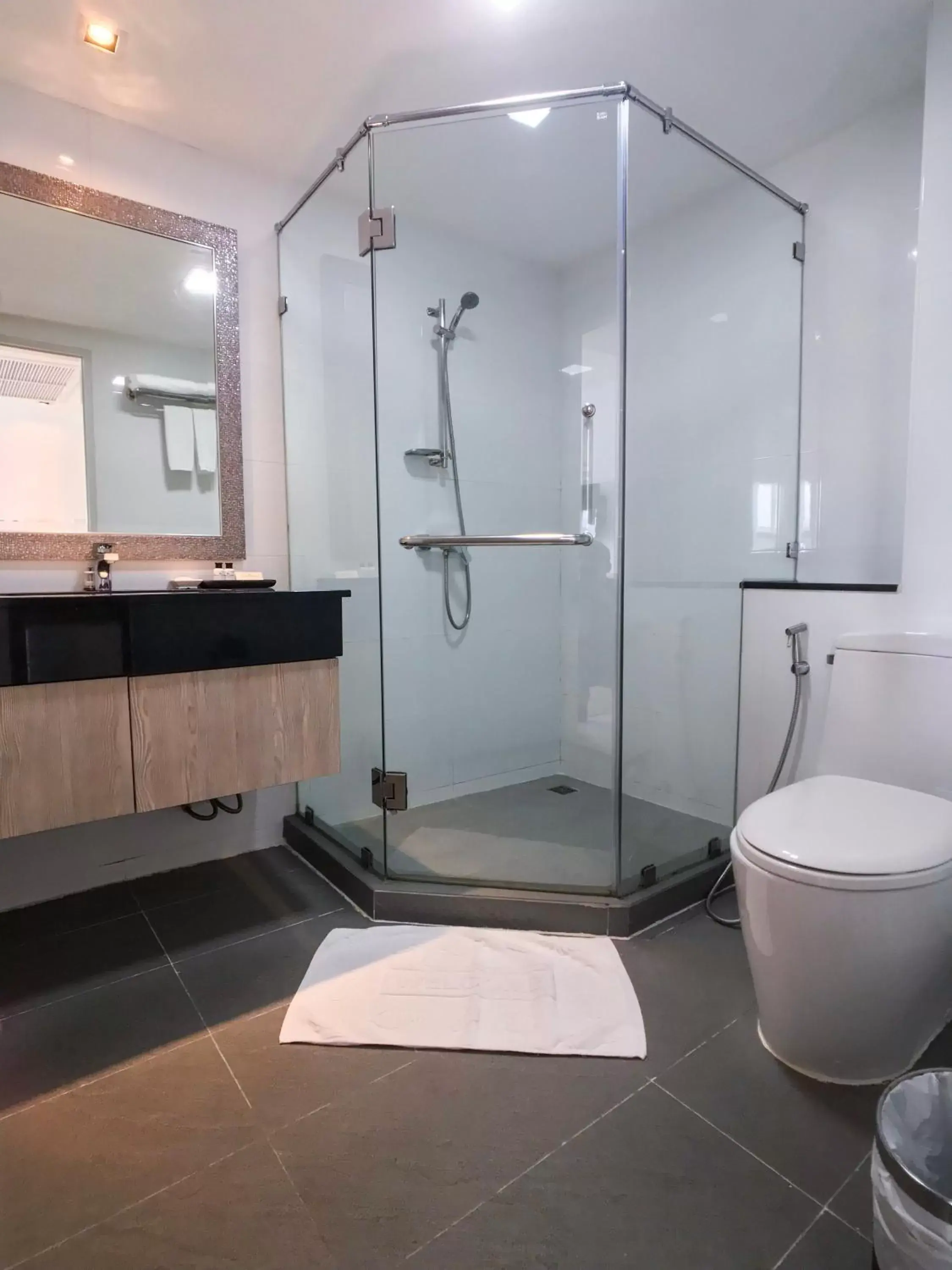 Shower, Bathroom in Methavalai Residence Hotel - SHA Extra Plus