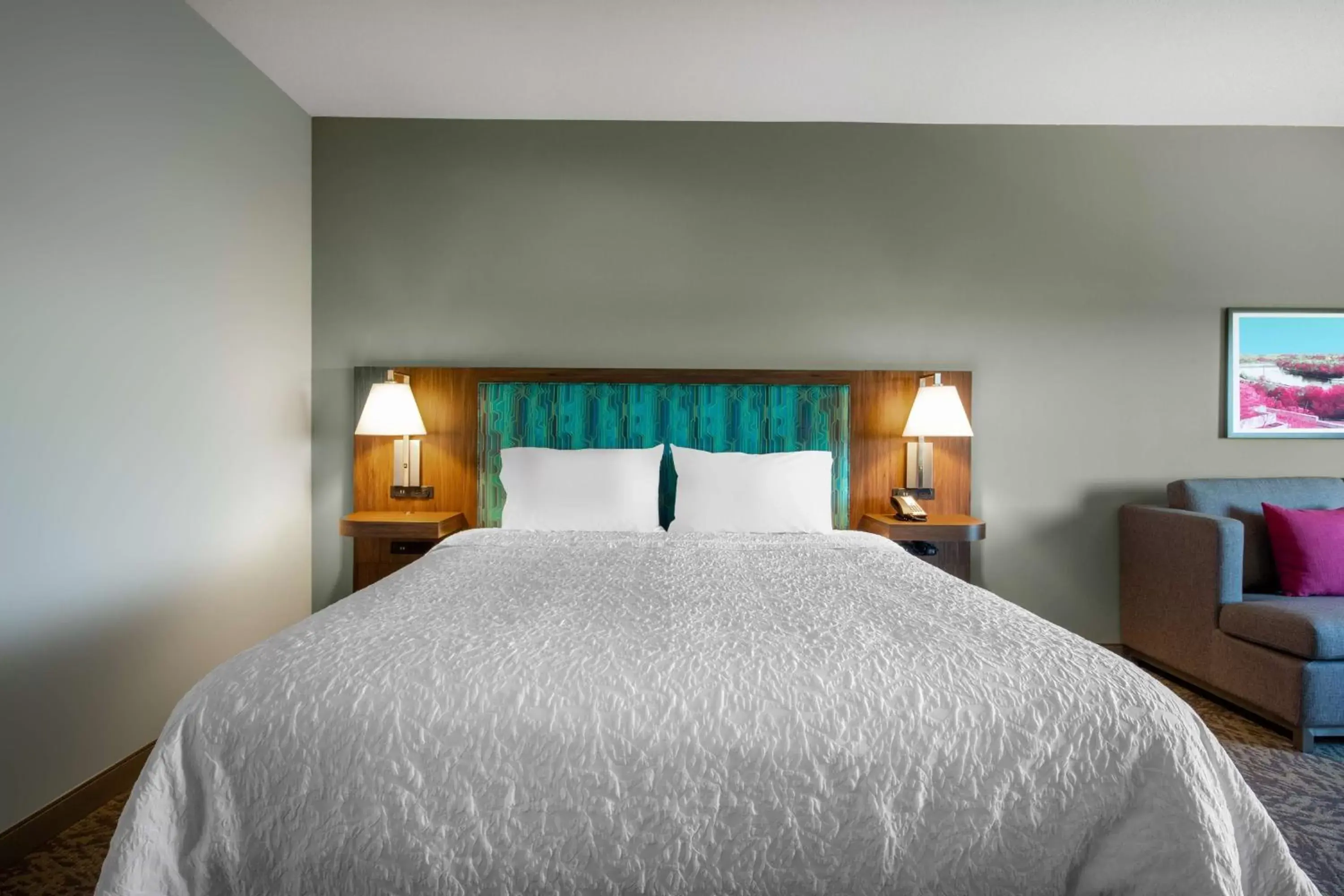 Bed in Hampton Inn & Suites Edmonton St. Albert, Ab