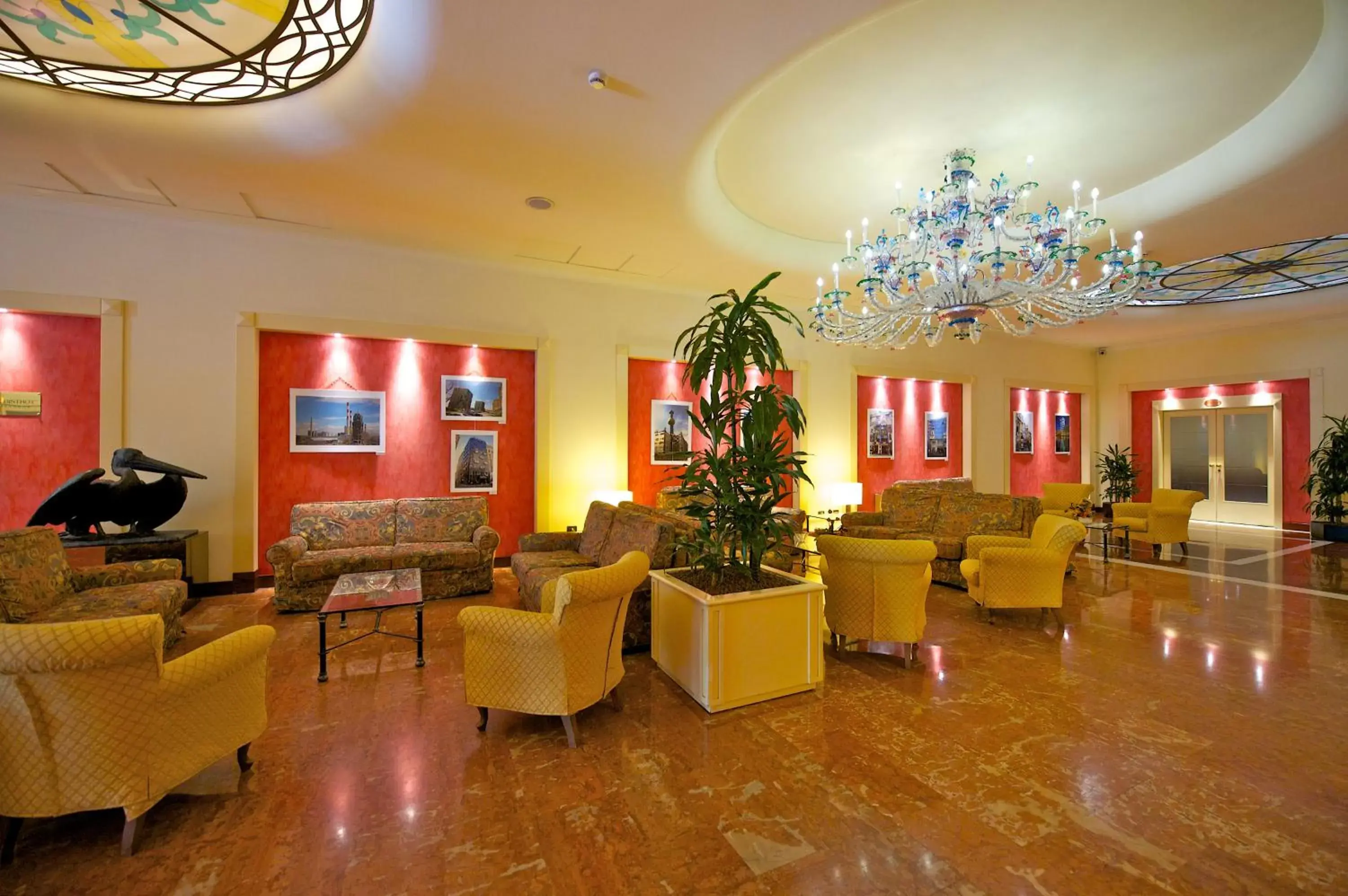 Lounge or bar, Lobby/Reception in Mercure Reggio Emilia Centro Astoria