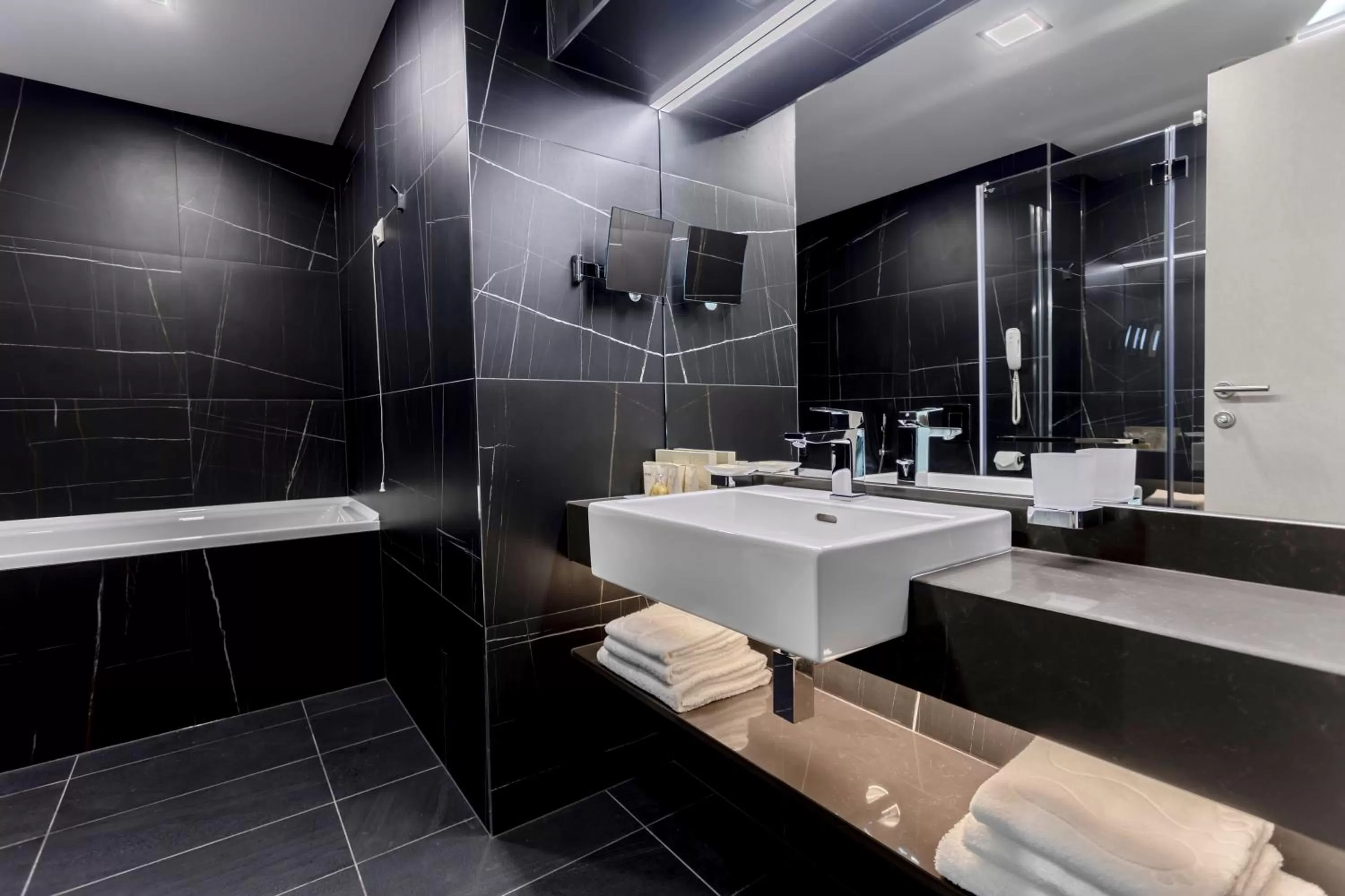 Shower in Hotel Bulgaria