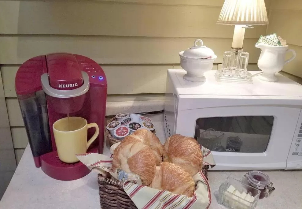Coffee/tea facilities in Rosemont B&B Cottages